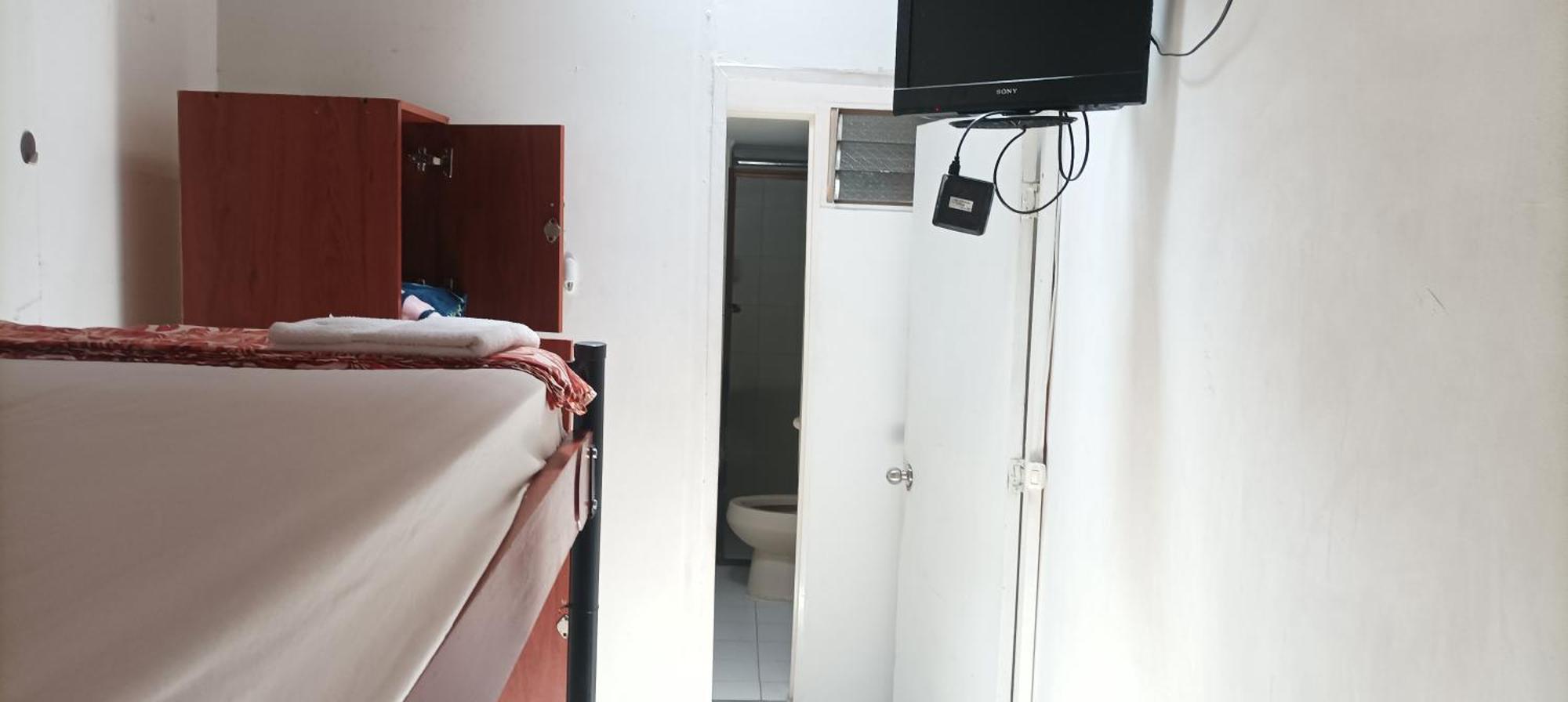 Hospedaje Cerca Al Estadio Y La 70 Medellín