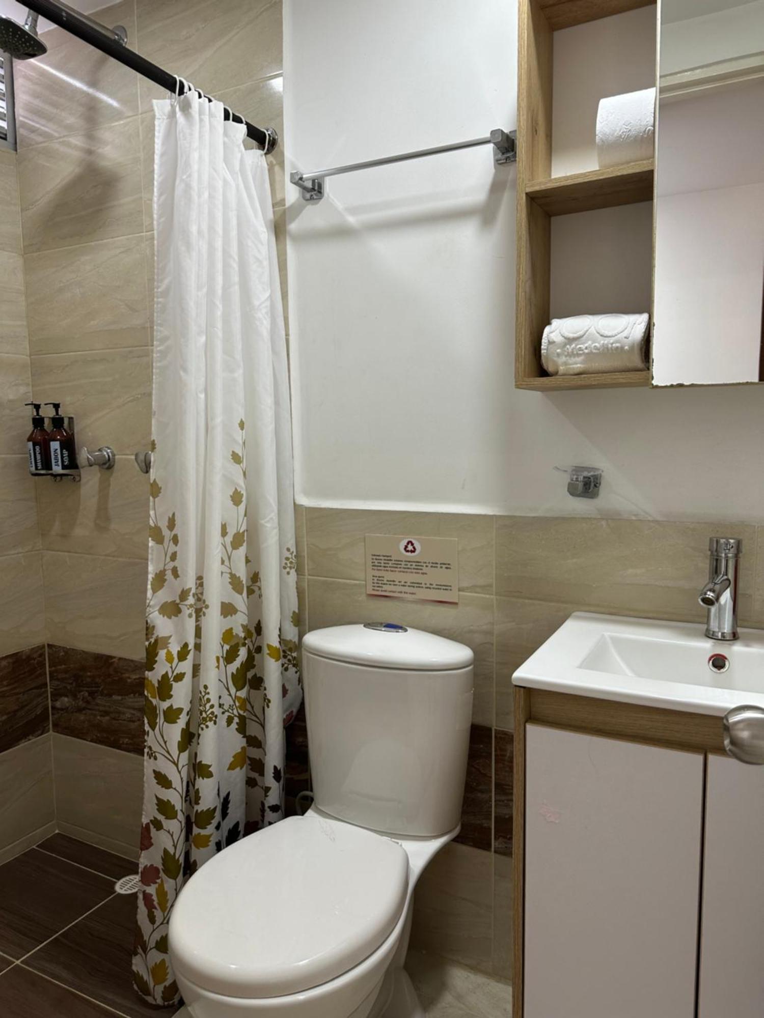 Hotel Laureles Lgh 3*