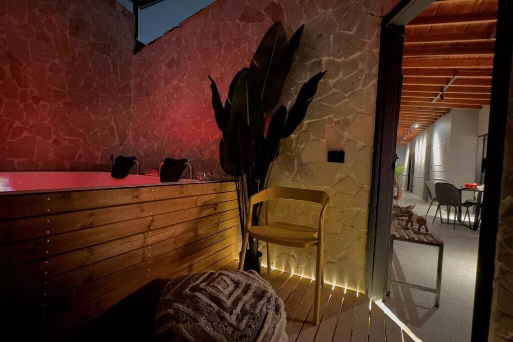 Urban Comfort Poblado Suit's