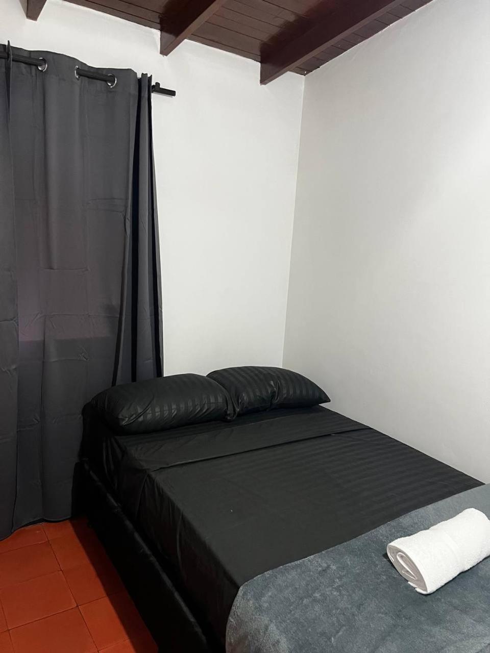 H91 House Pensión *