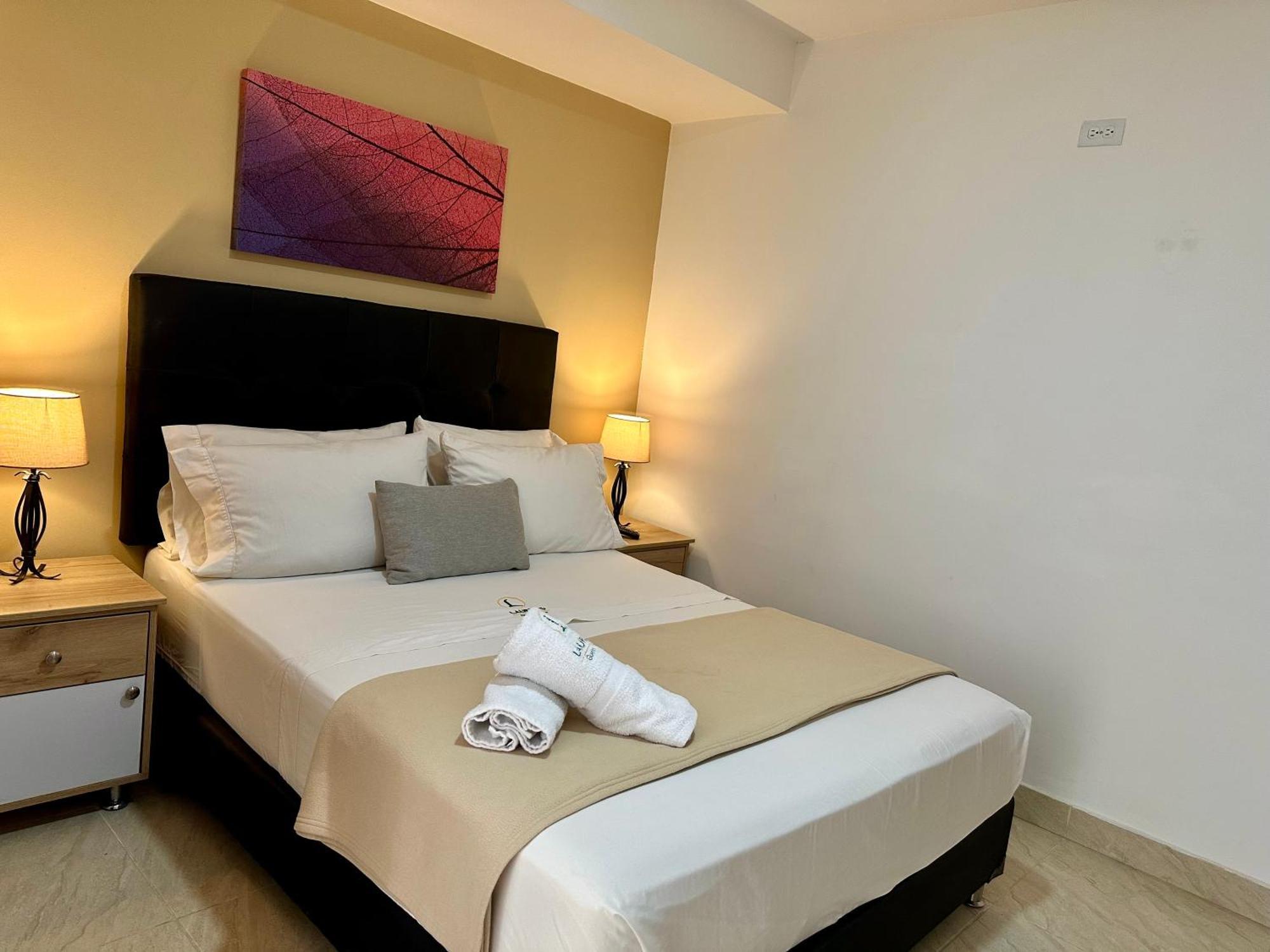 Laureles Lgh Hotel