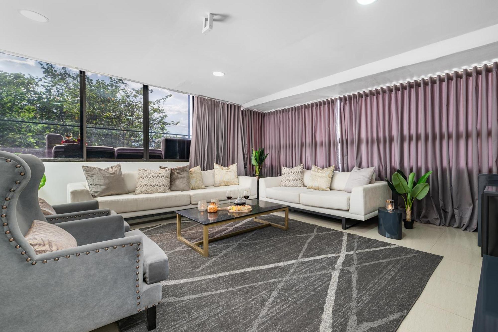 9bdr W Heated Pool & Jacuzzi In Provenza Villa Medellín