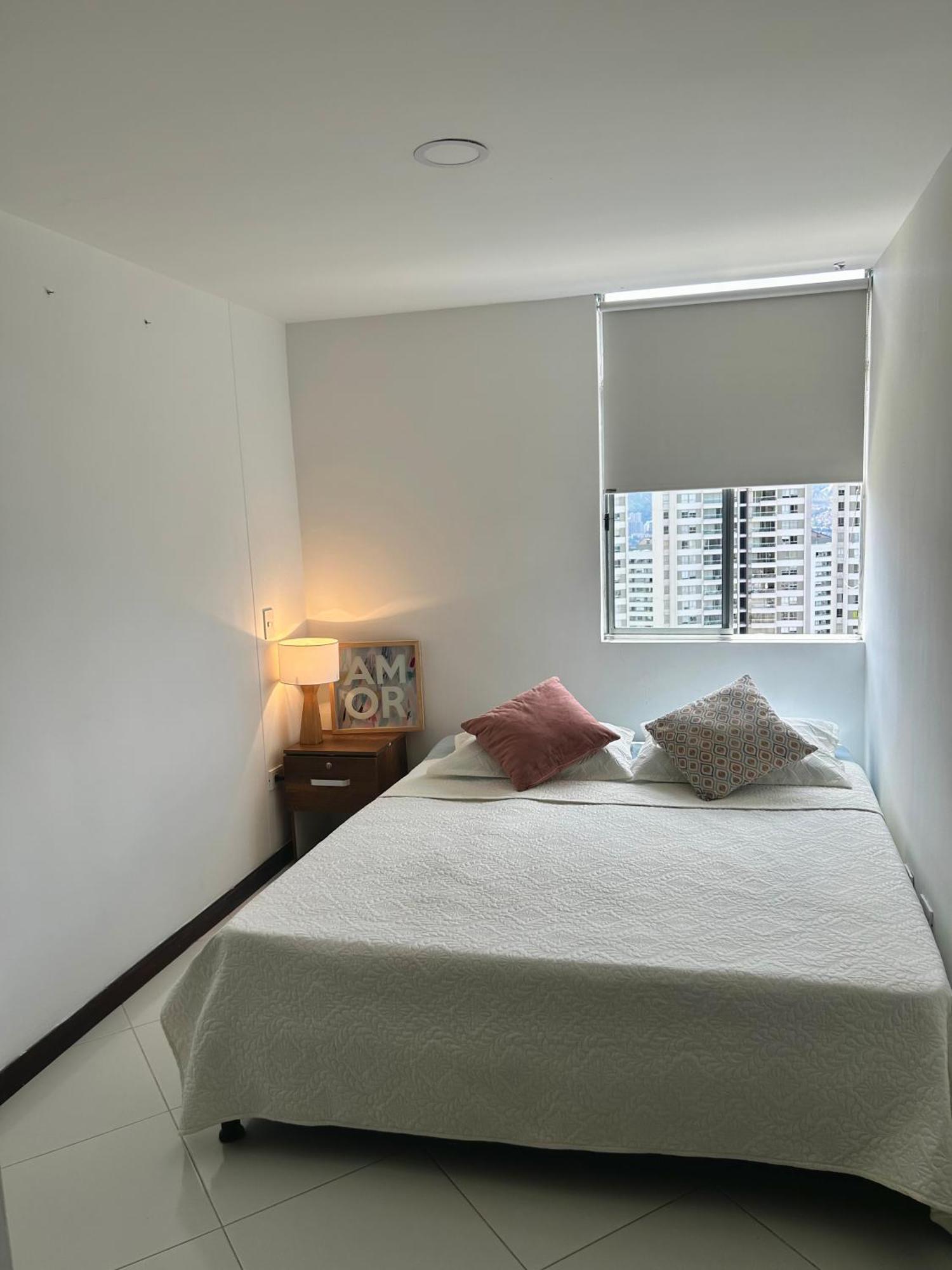 Apartamento Apto En Las Palmas, Cerca Al Aeropuerto Y Zona Rosa, 3br
