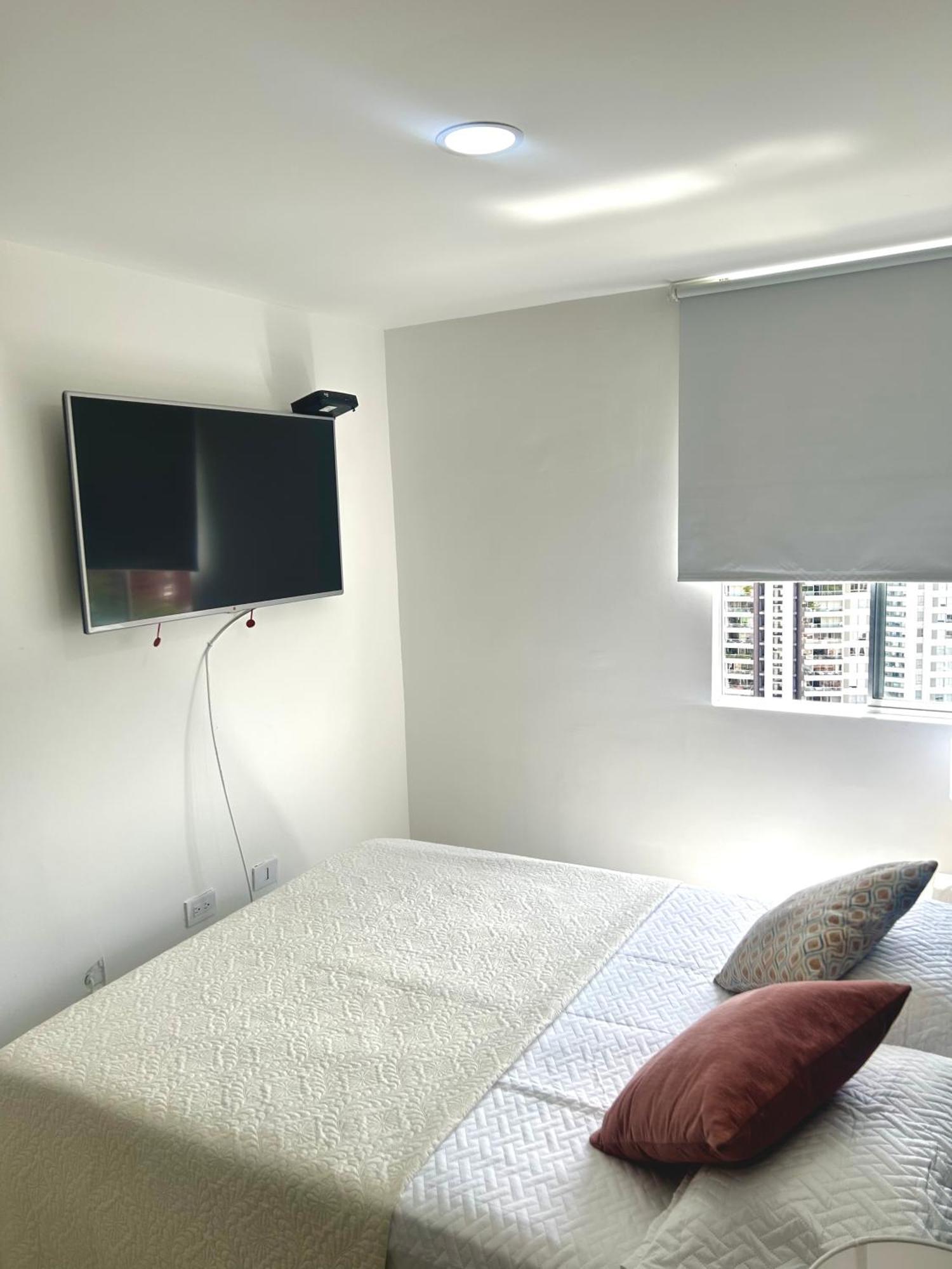 Apartamento Apto En Las Palmas, Cerca Al Aeropuerto Y Zona Rosa, 3br *