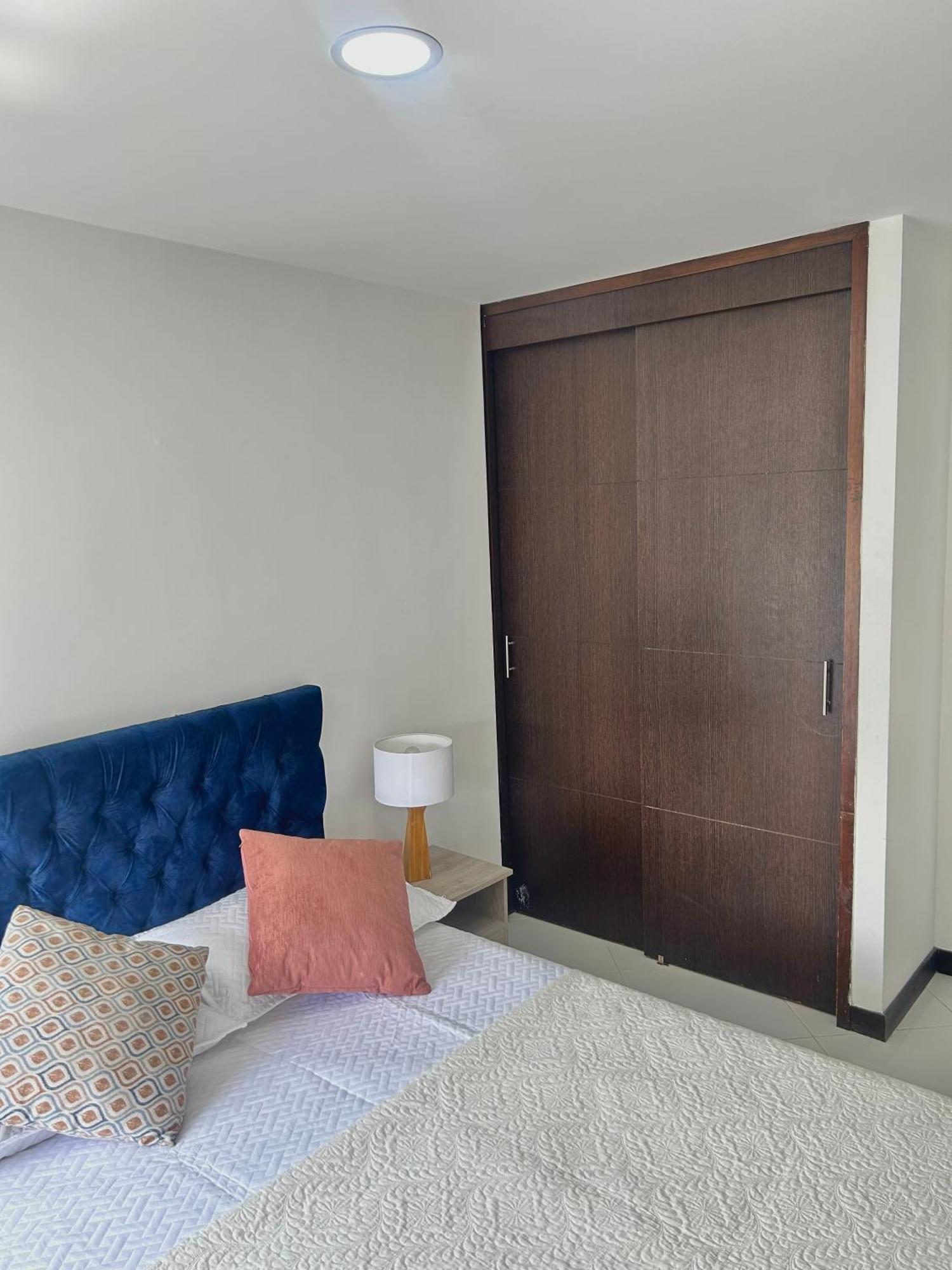 Apto En Las Palmas, Cerca Al Aeropuerto Y Zona Rosa, 3br *