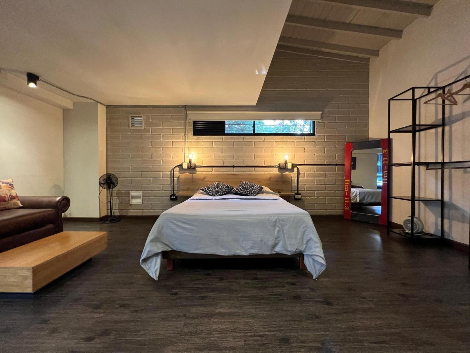 Frn101 Cozy Loft Located In A Popular In Poblado *