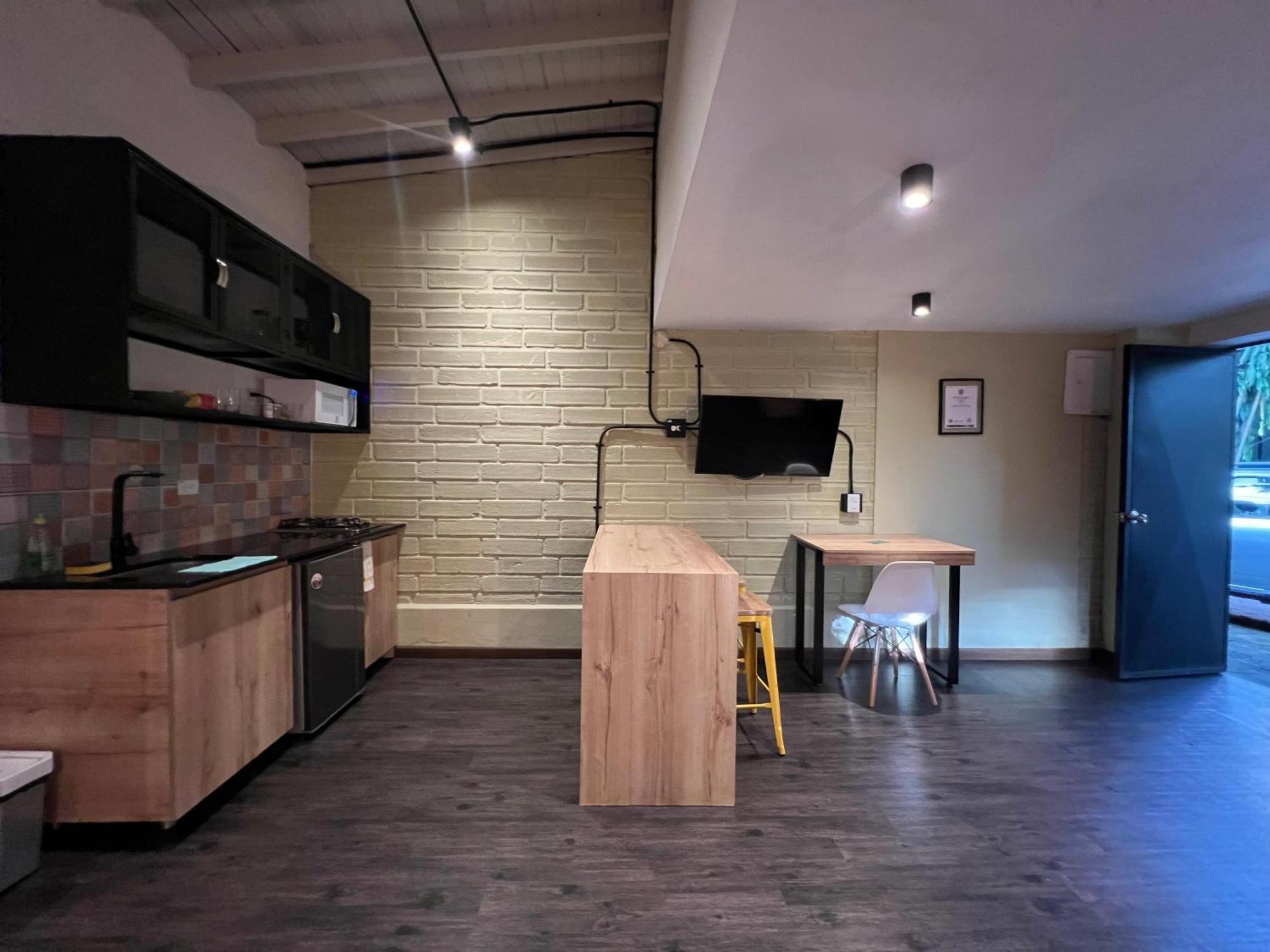 Frn101 Cozy Loft Located In A Popular In Poblado *
