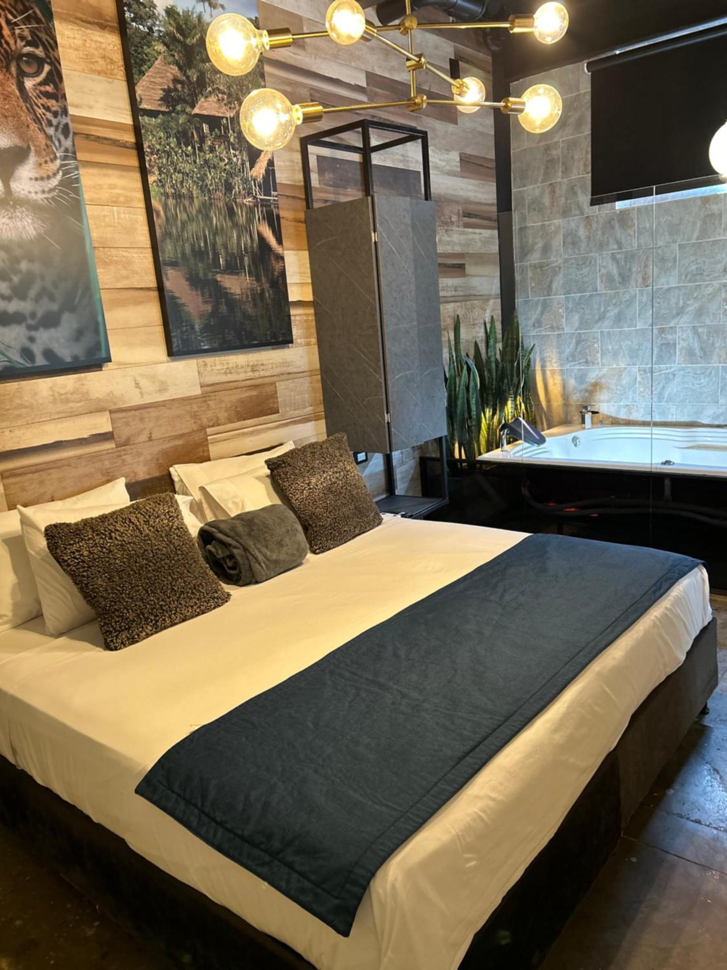 Lleras Hotel 4*