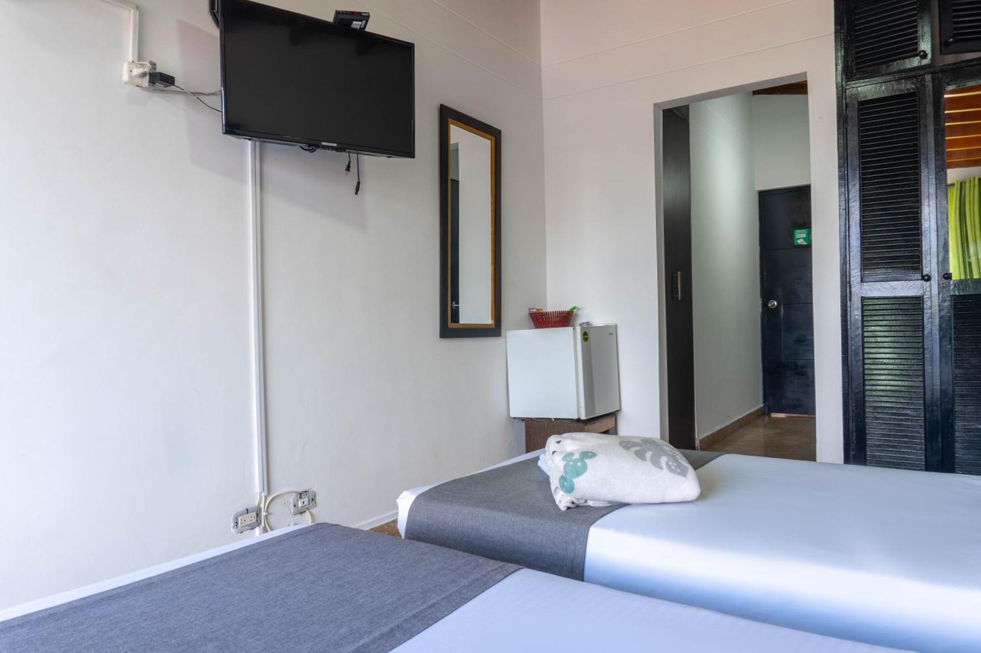 Hotel Casa White