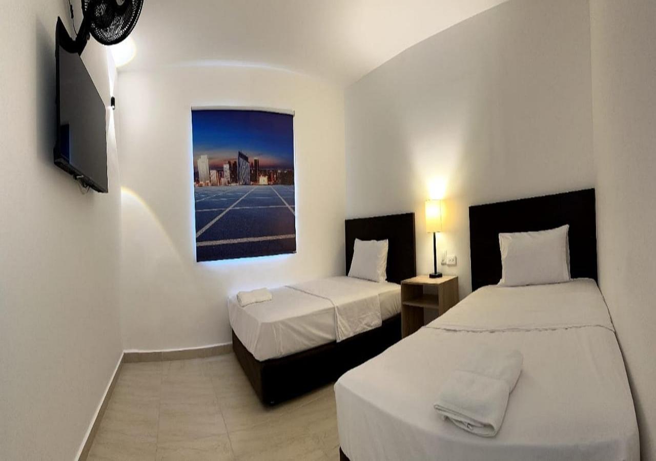 Hotel Opera, Centro Medellin, Entertainment,y Bar, Solo Adultos