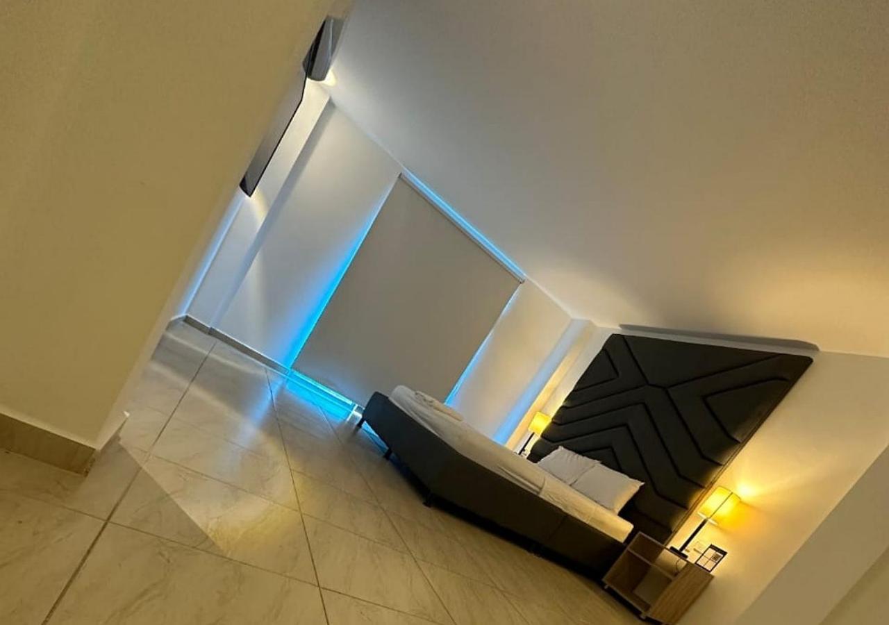 Hotel Opera, Centro Medellin, Entertainment,y Bar, Solo Adultos
