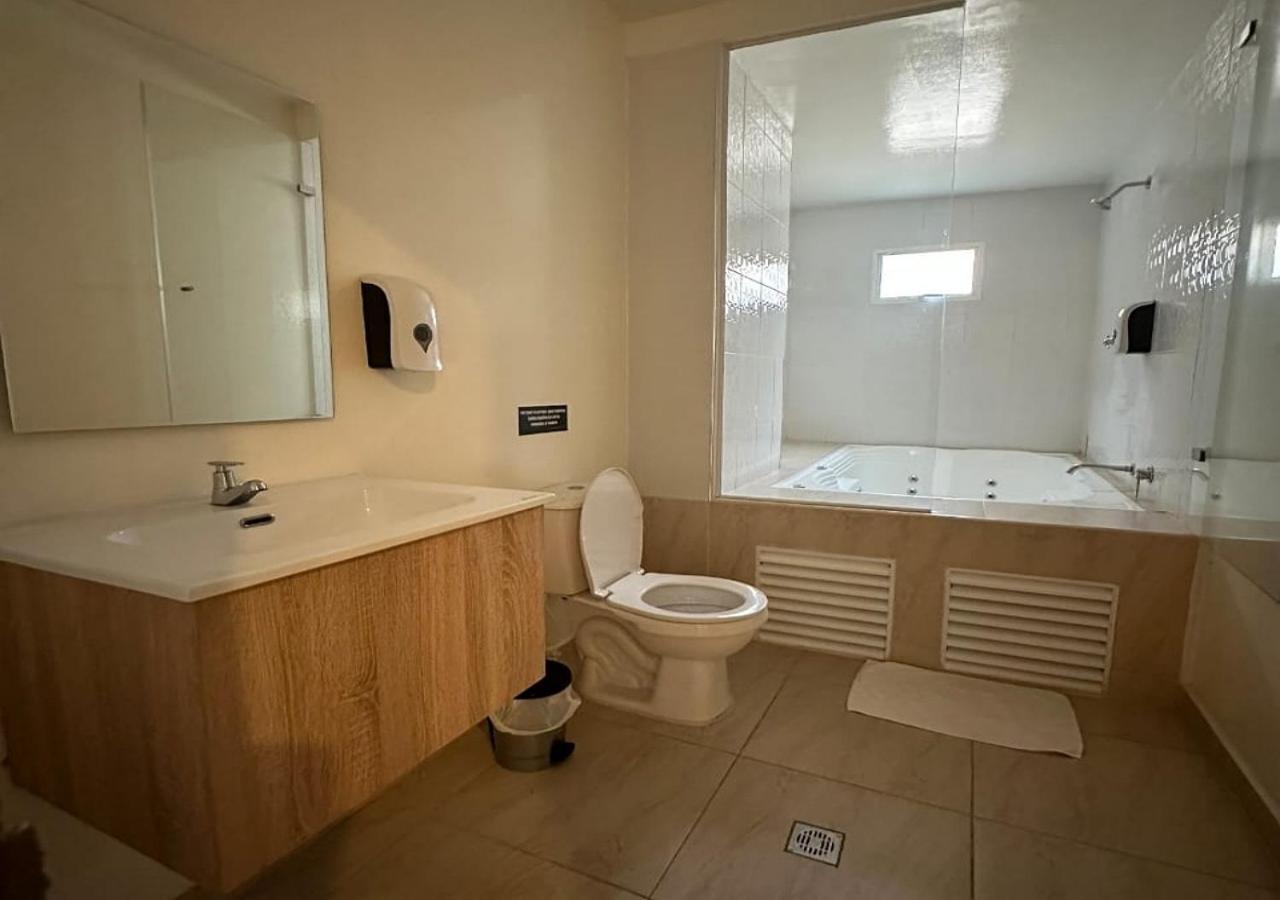 Opera, Centro Medellin, Entertainment,y Bar, Solo Adultos 4*