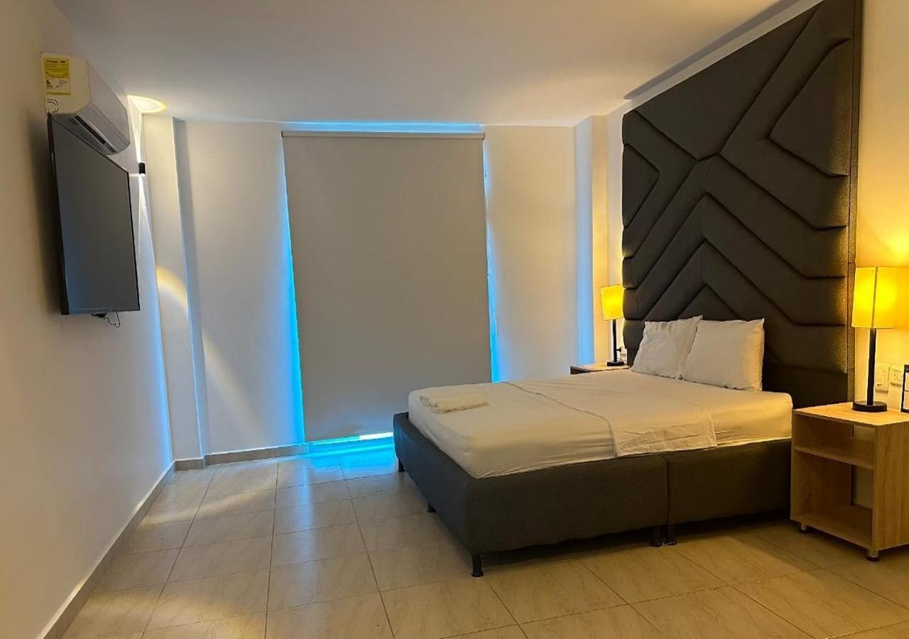 Opera, Centro Medellin, Entertainment,y Bar, Solo Adultos 4* Medellín