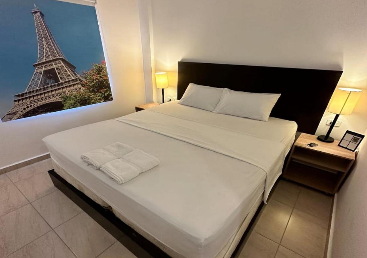 Hotel Opera, Centro Medellin, Entertainment,y Bar, Solo Adultos Medellín