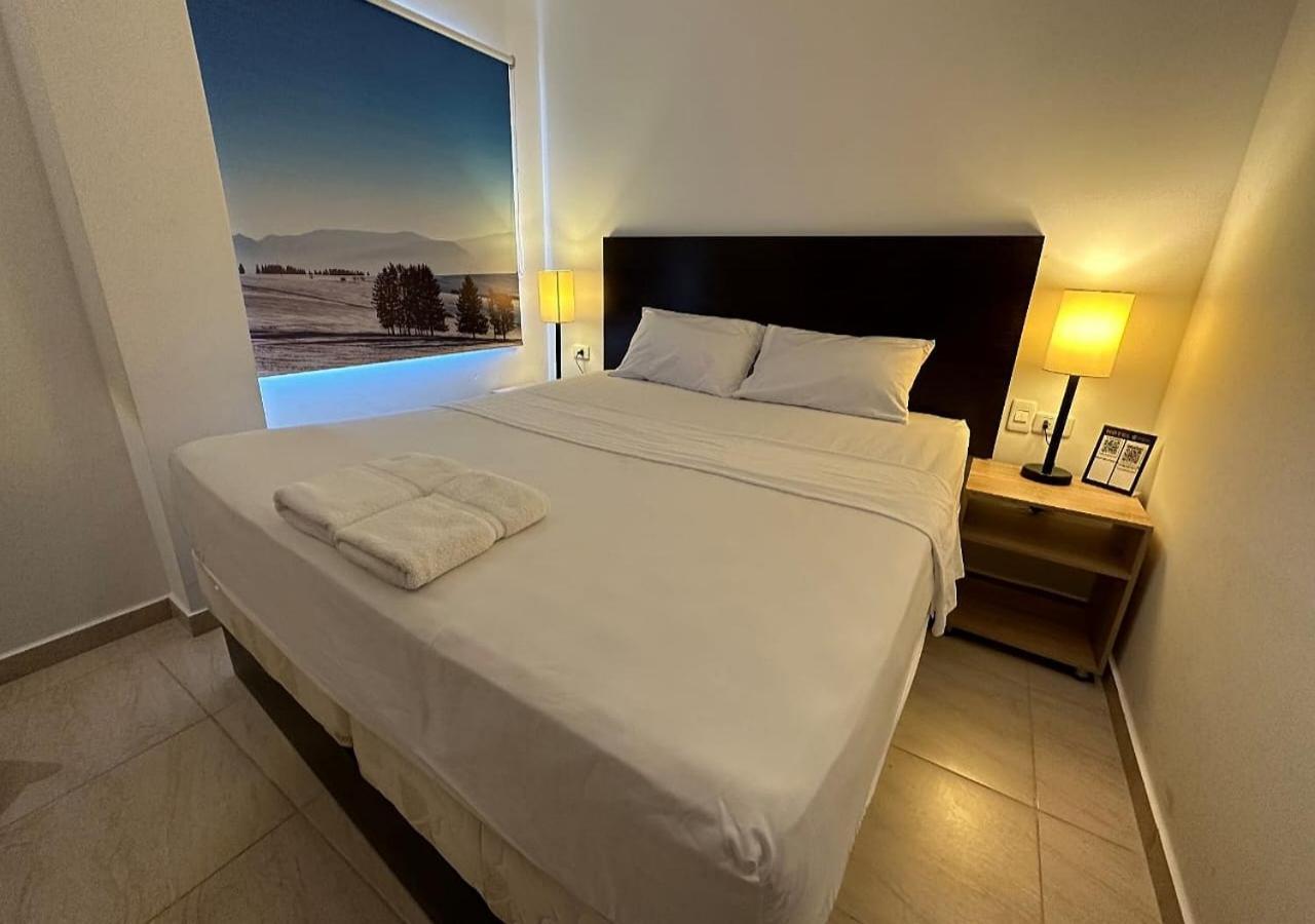 Opera, Centro Medellin, Entertainment,y Bar, Solo Adultos 4*