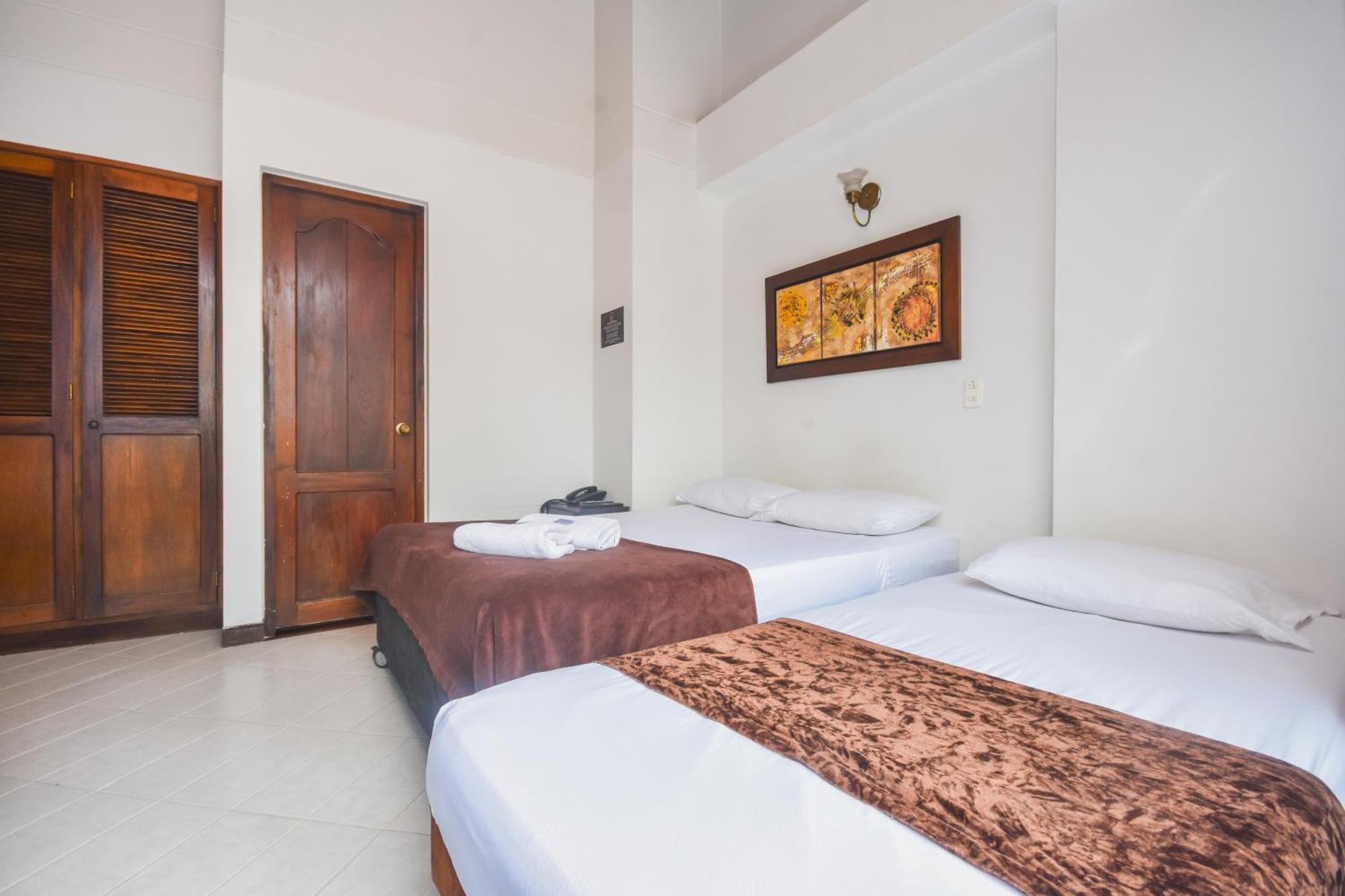 Hotel Estadio Real 3*