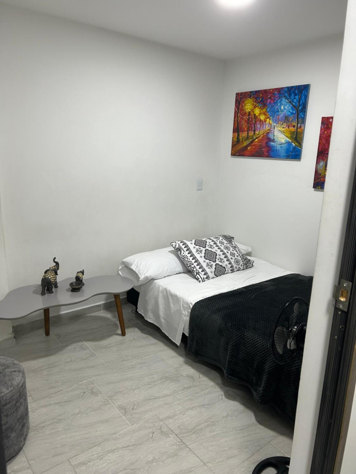 Apartamento En Zona Centrica Campo Valdes Medellín