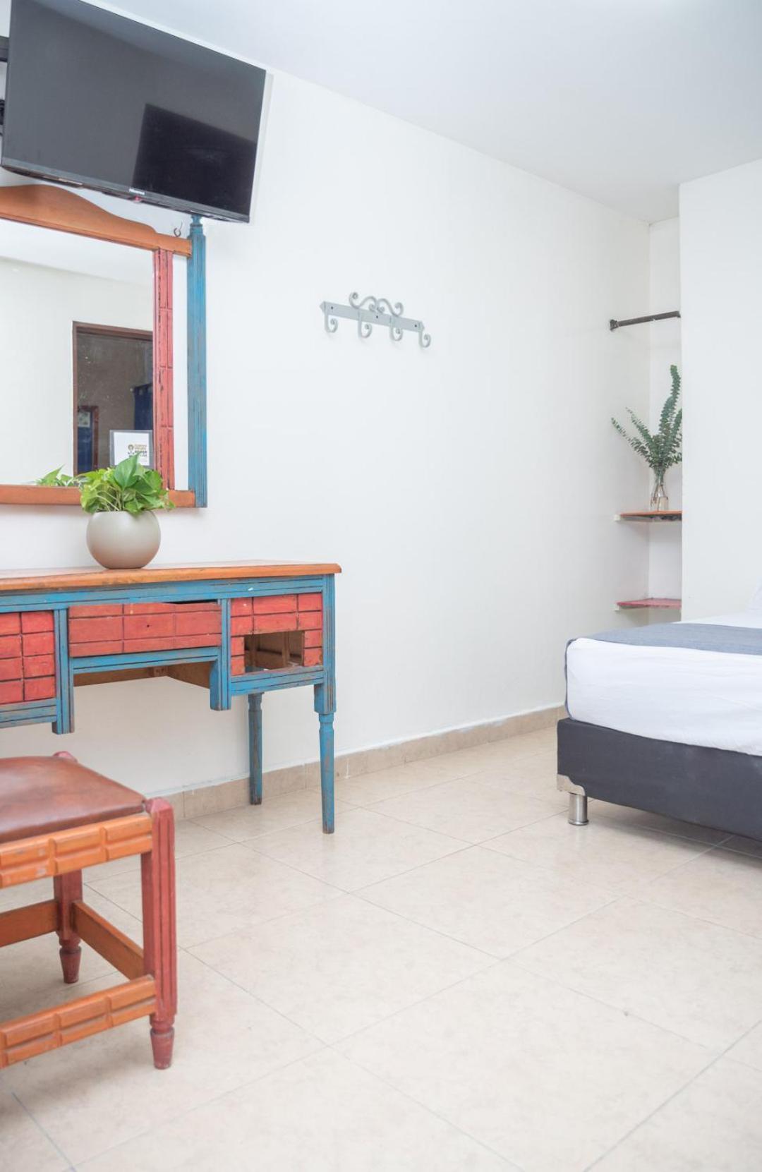 Conquistadores Hotel *