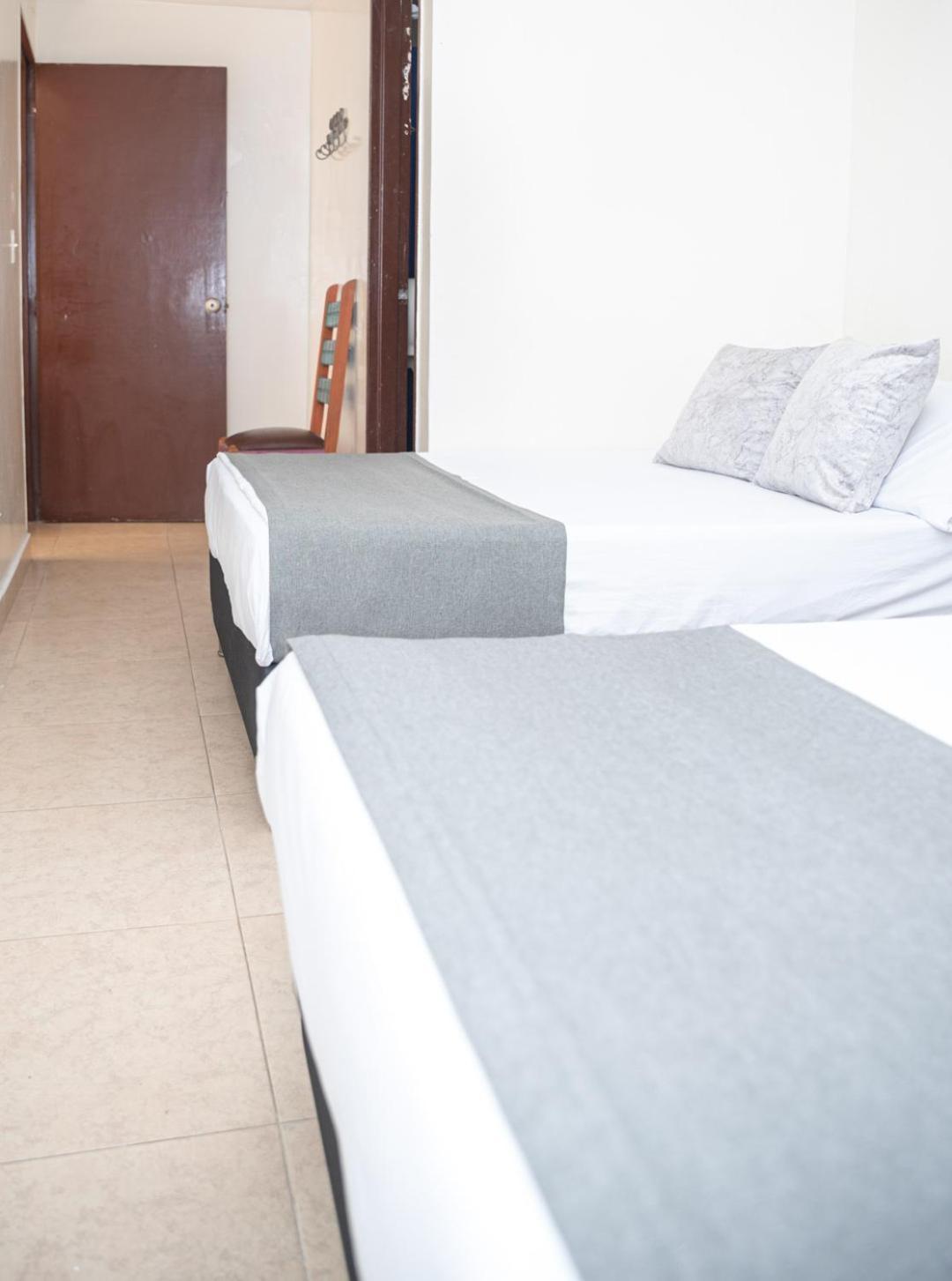 Conquistadores Hotel *