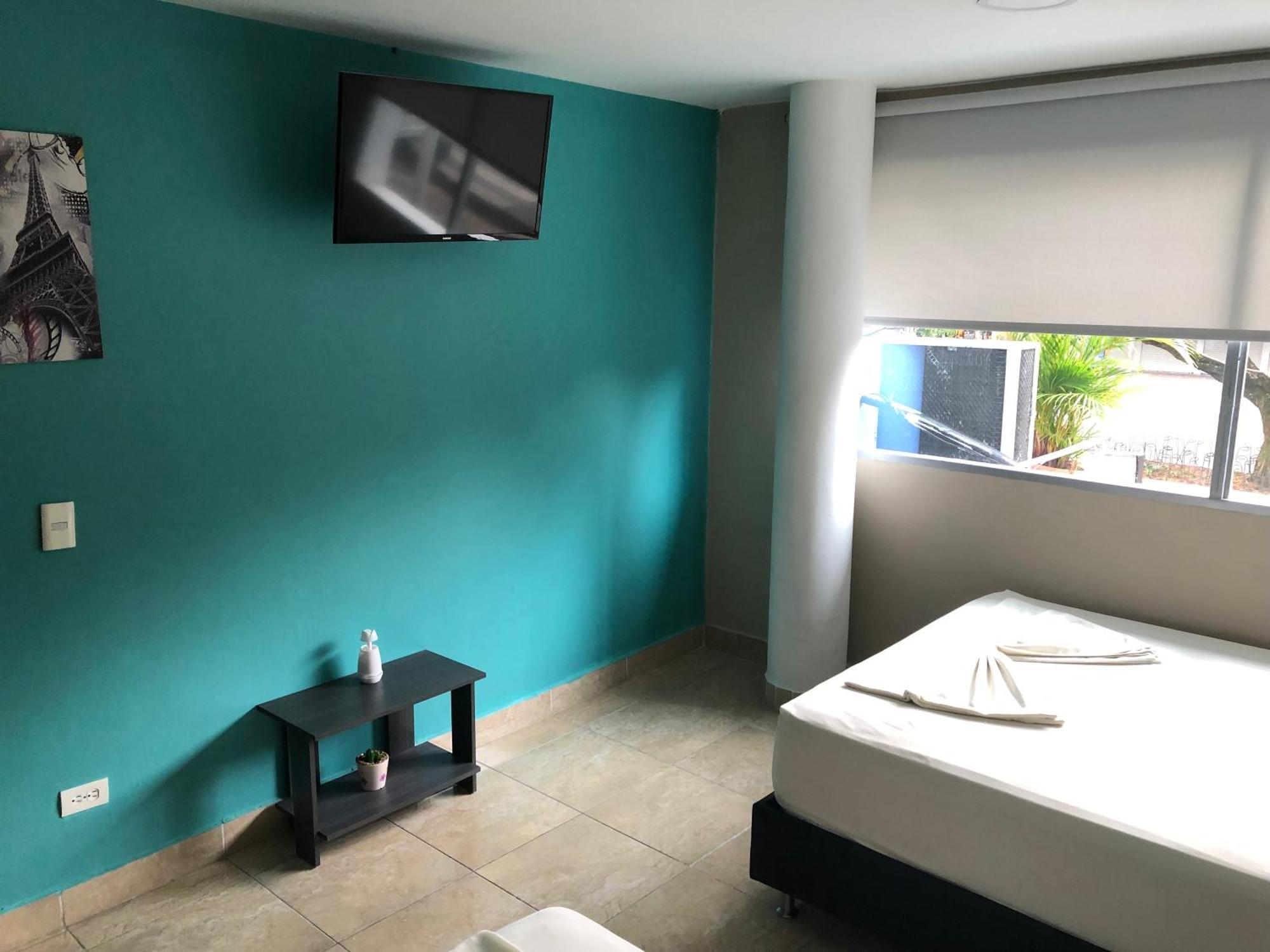 Aqua Lux 2*