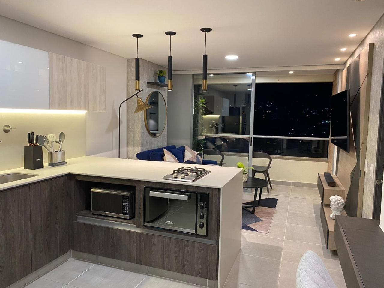 Comodo Y Completo Cerca A Provenza Apartamento Medellín