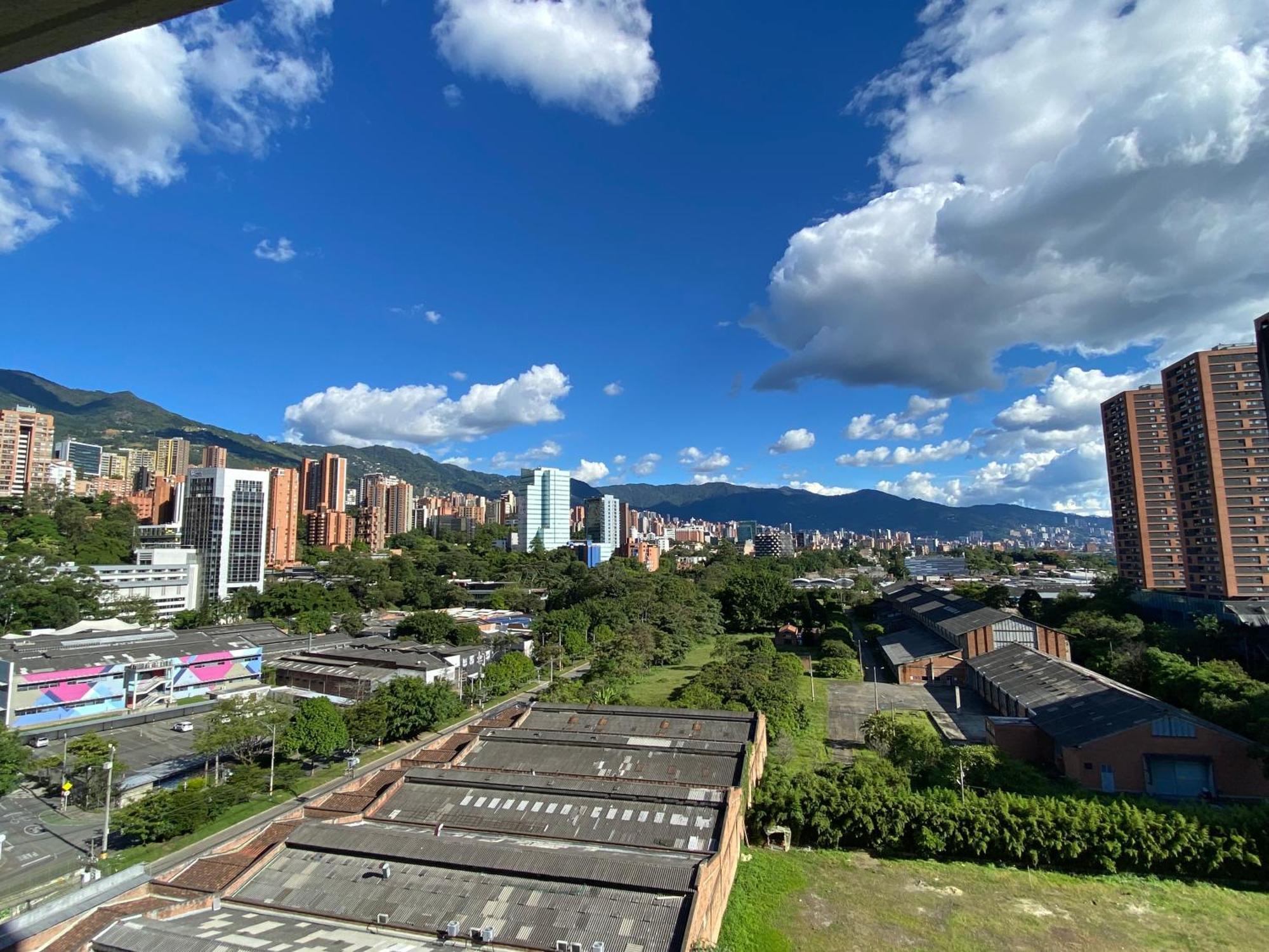 Comodo Y Completo Cerca A Provenza Apartamento Medellín