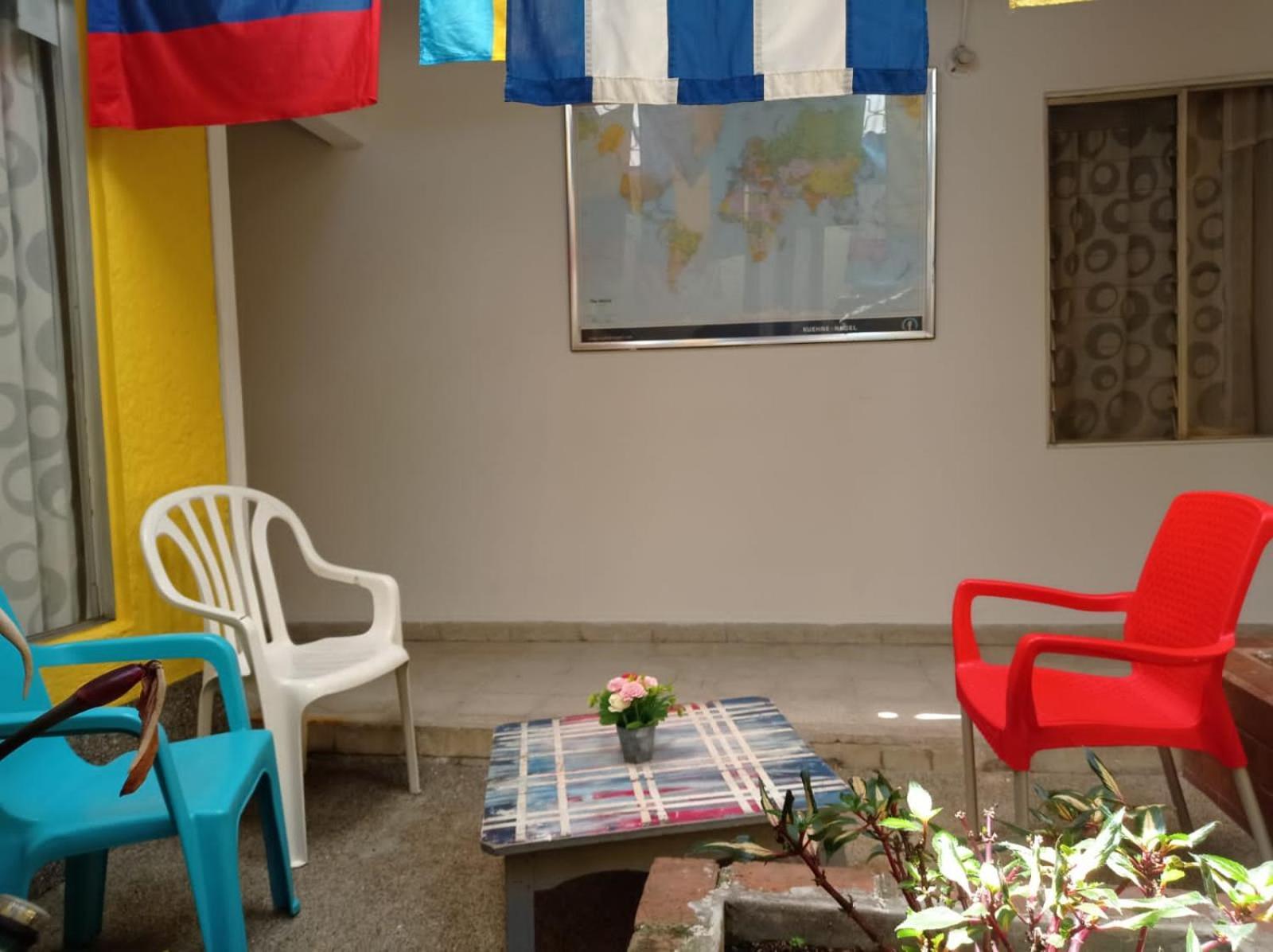 Yellow House Hostel Medellin
