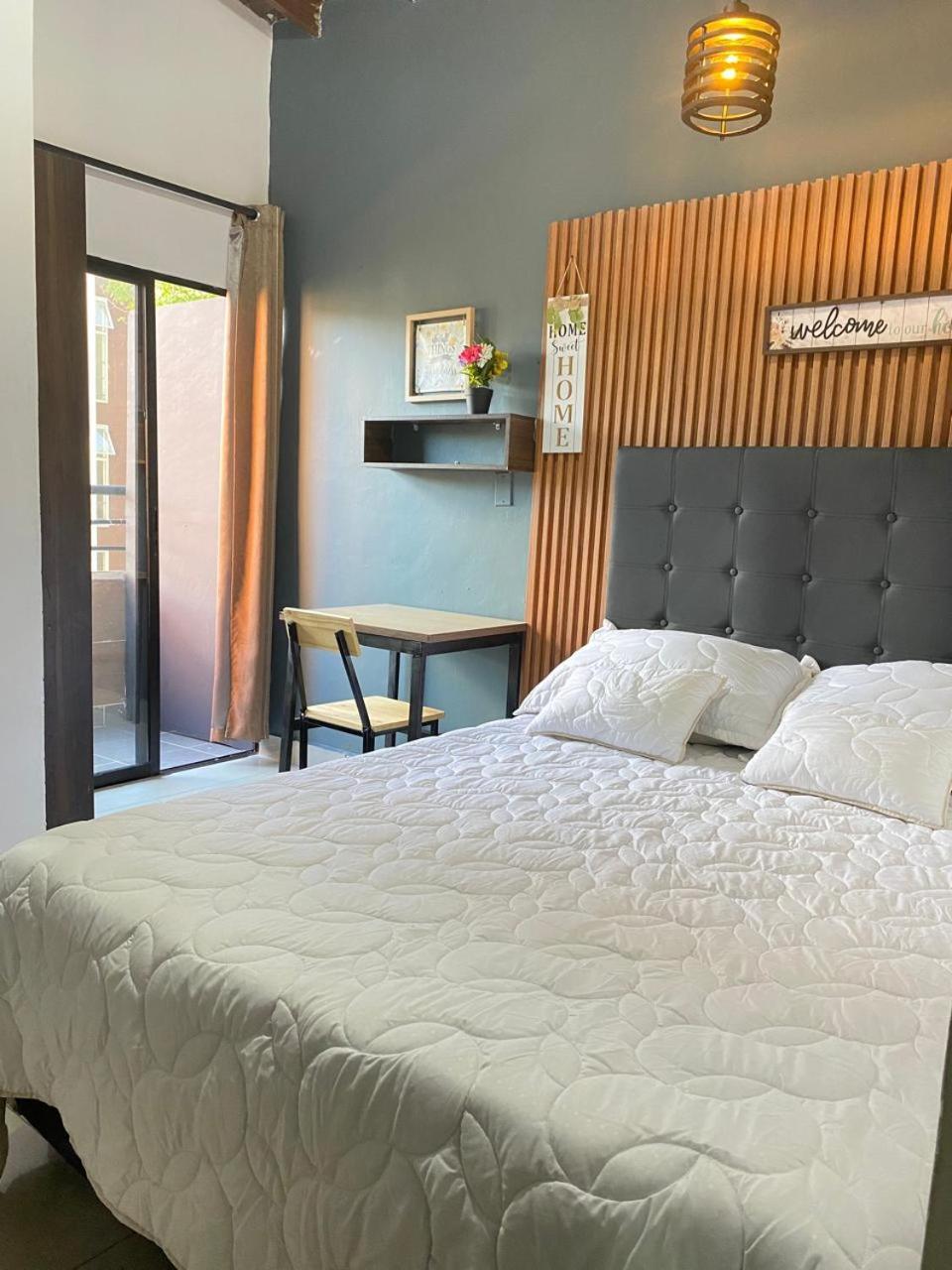 Apartamento 31 Con Balcon En Laureles Estadio