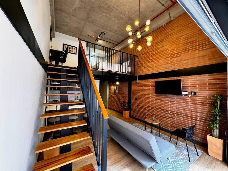 Apartment Indust *