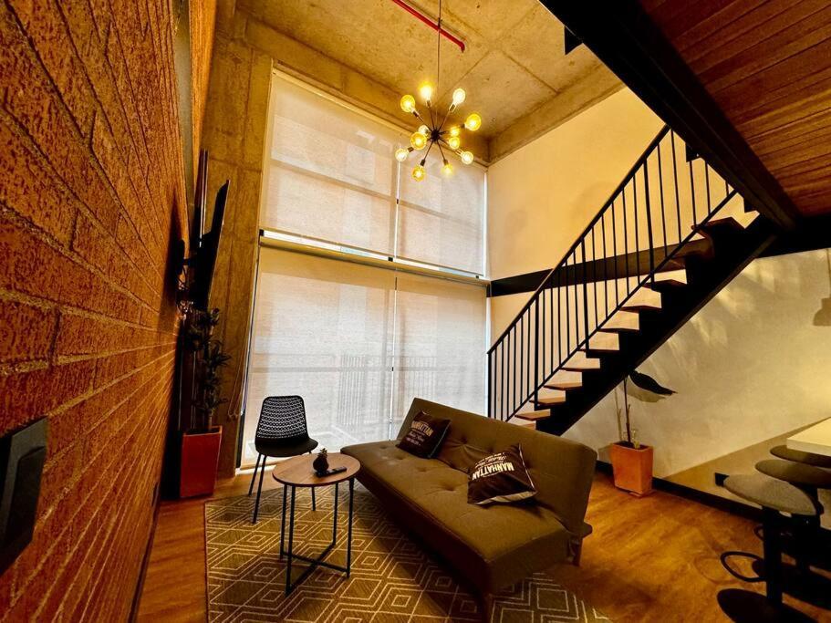 Apartment Indust *