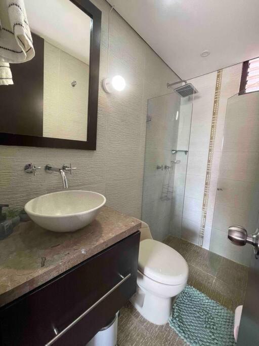 Apartamento Nice Apt 2 Bedroom 2 Bath In Laureles Second Park *