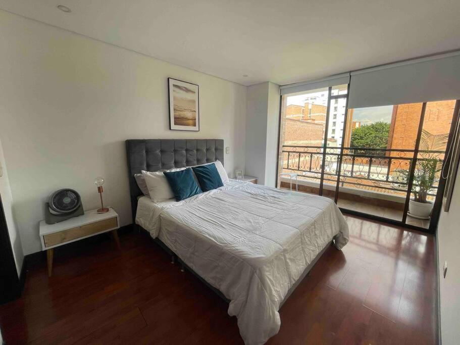 Apartamento Nice Apt 2 Bedroom 2 Bath In Laureles Second Park *