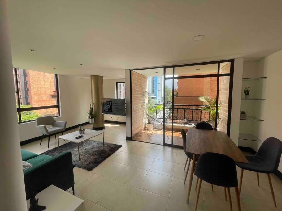 Apartamento Nice Apt 2 Bedroom 2 Bath In Laureles Second Park Medellín