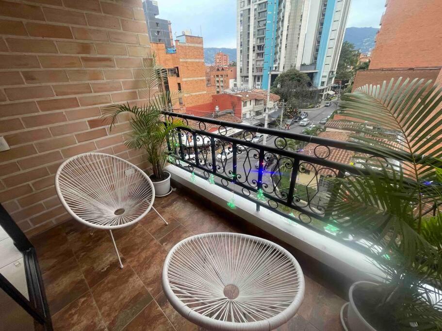 Nice Apt 2 Bedroom 2 Bath In Laureles Second Park Apartamento *