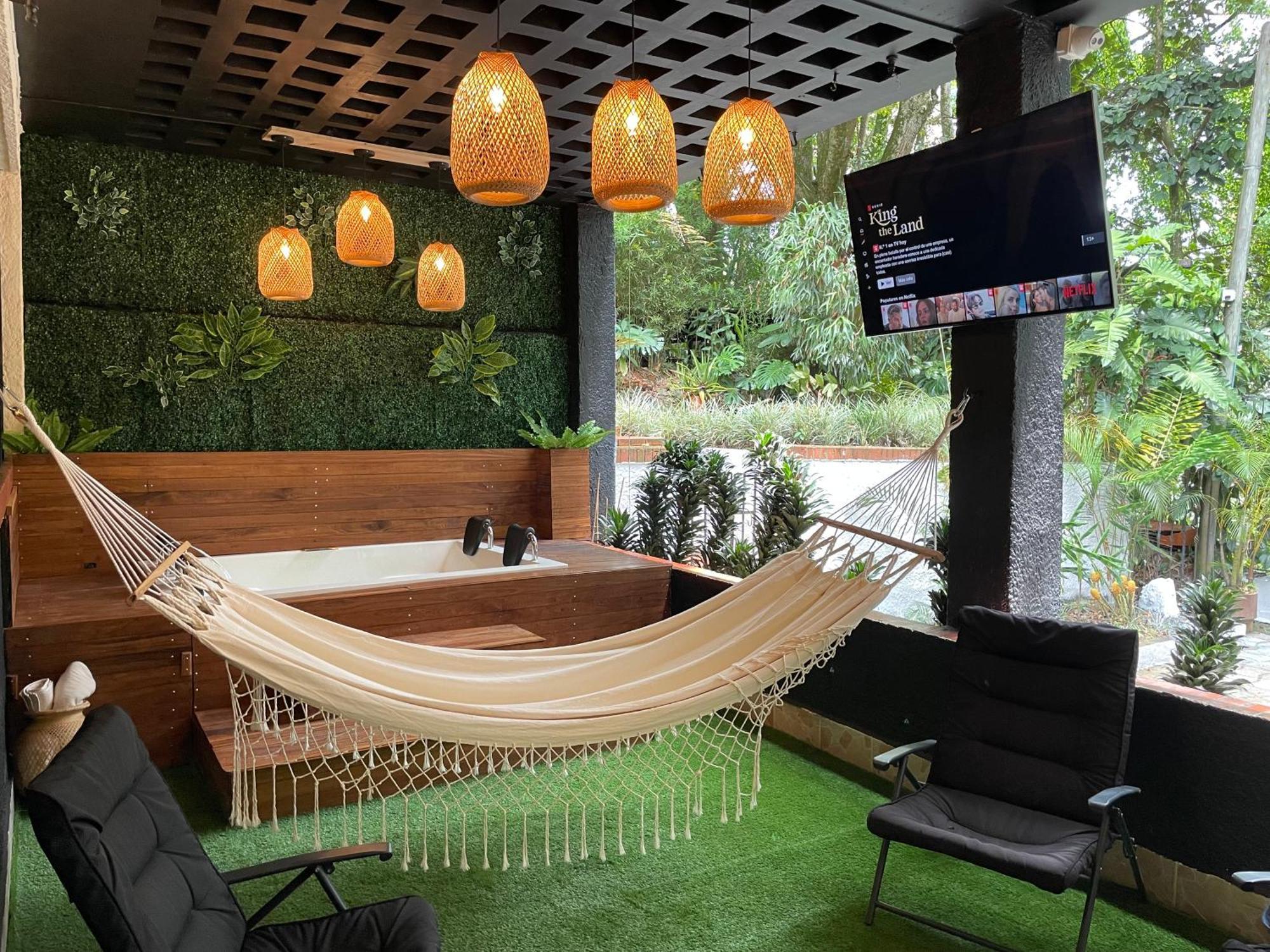 Casa Amsterdam Con Jacuzzi En Poblado Medellín