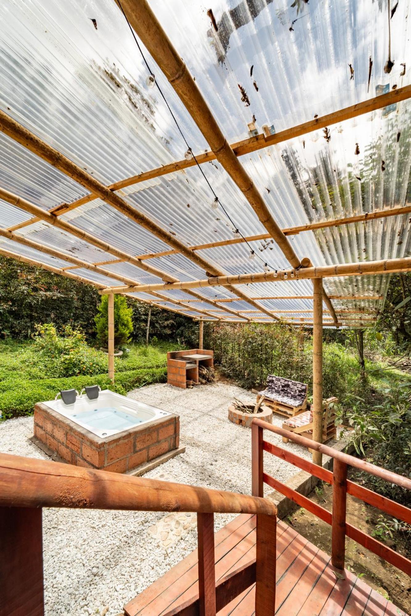 Camping En La Naturaleza Con Jacuzzi - Santa Elena