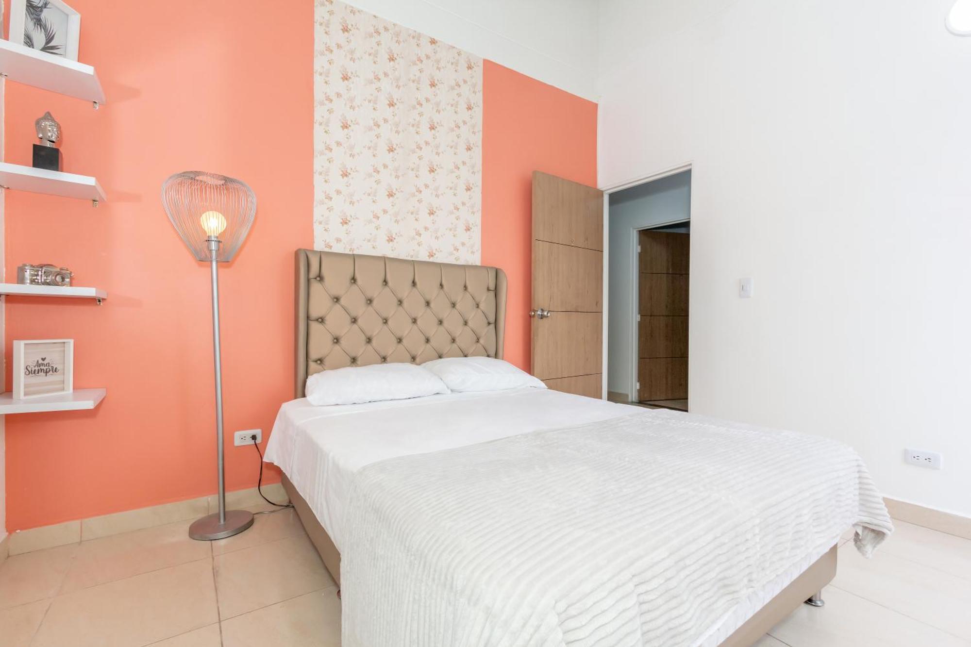 Apartamento Apartamento De 3 Hab En Medellin, Zona Turistica *