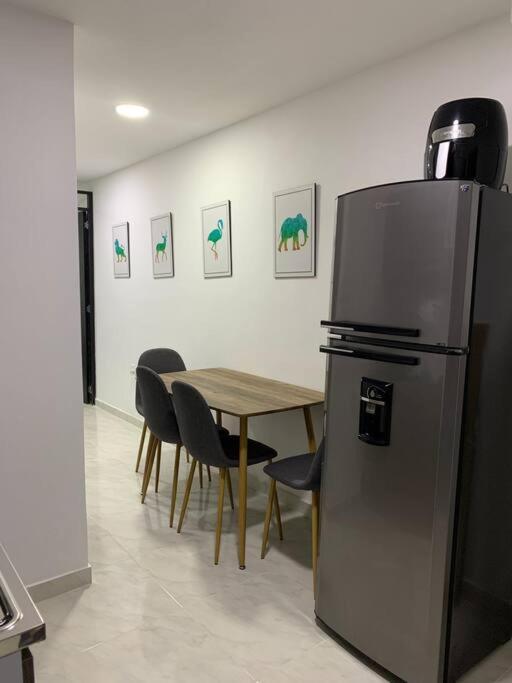 Apartamento Apartamento En Laureles *
