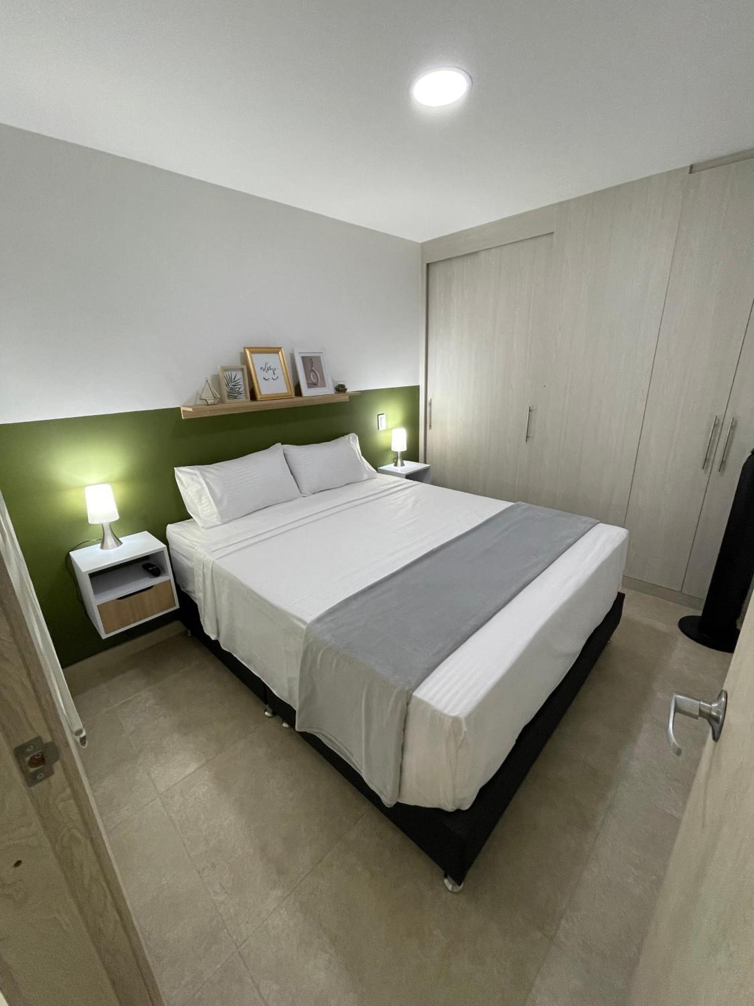 Apartamento En Laureles Aire Acondicionado