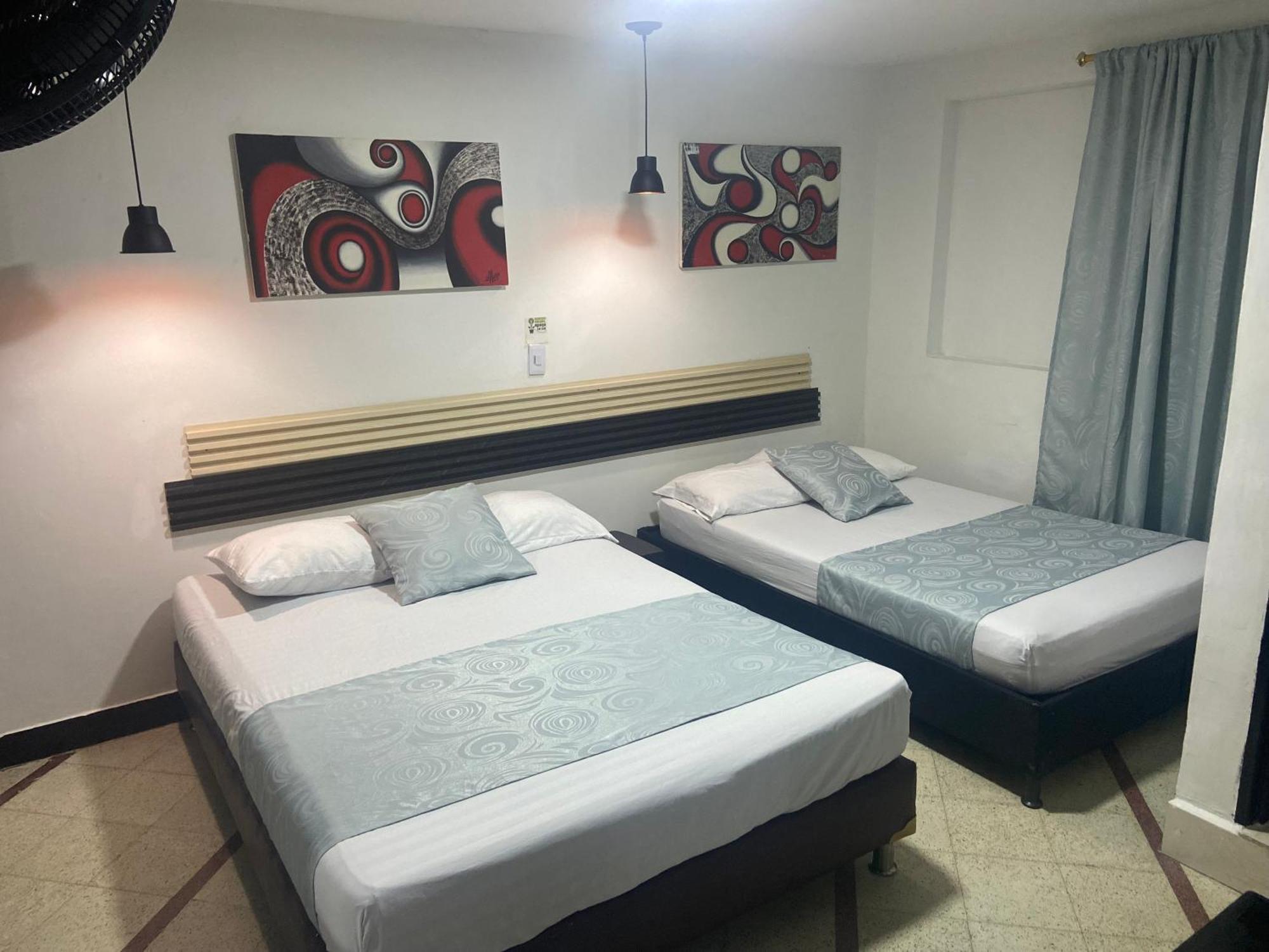 Del Estadio Hotel 2*