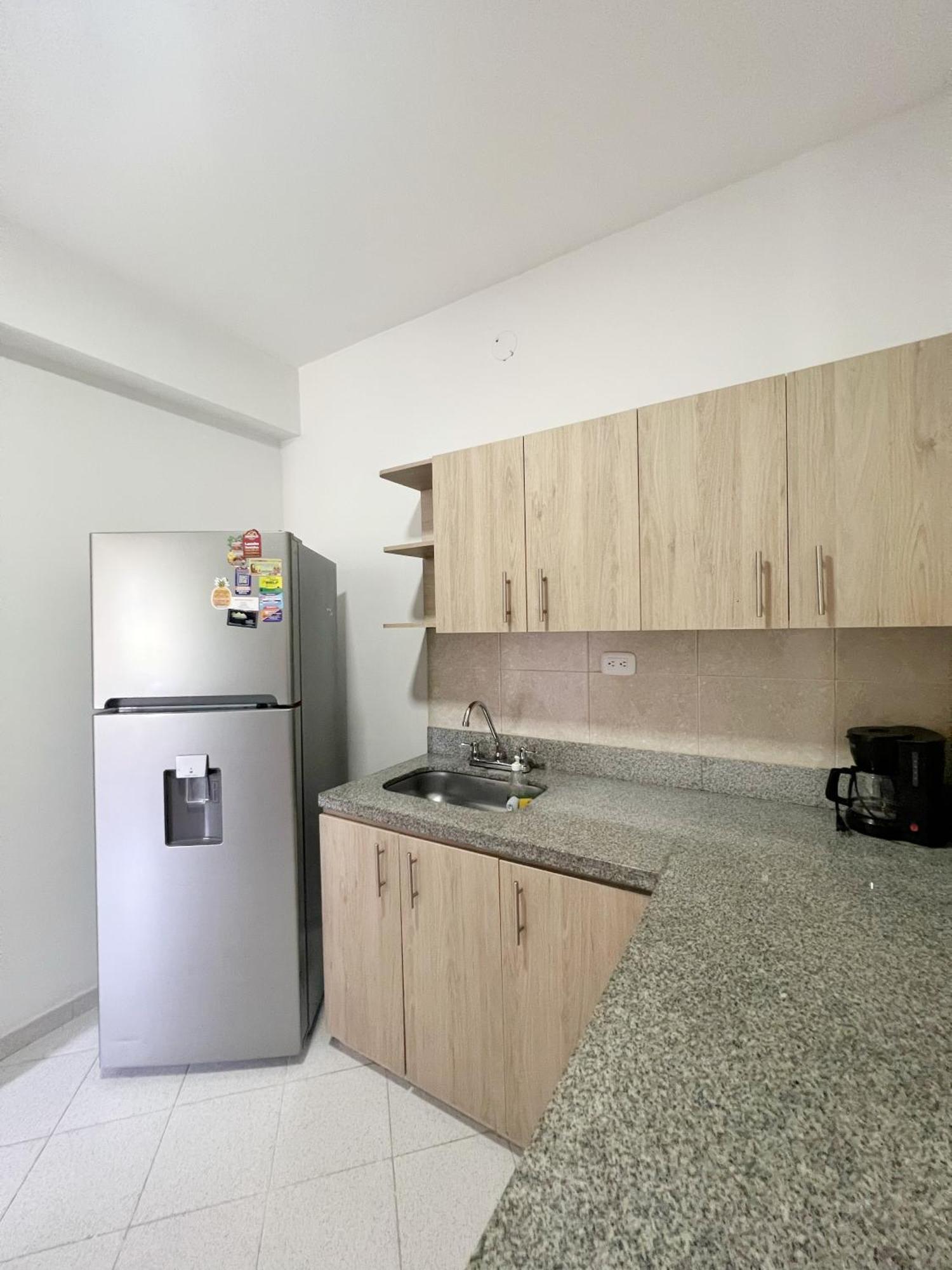 Apartamento Apto Terra Amplio Y Centrico Medellín