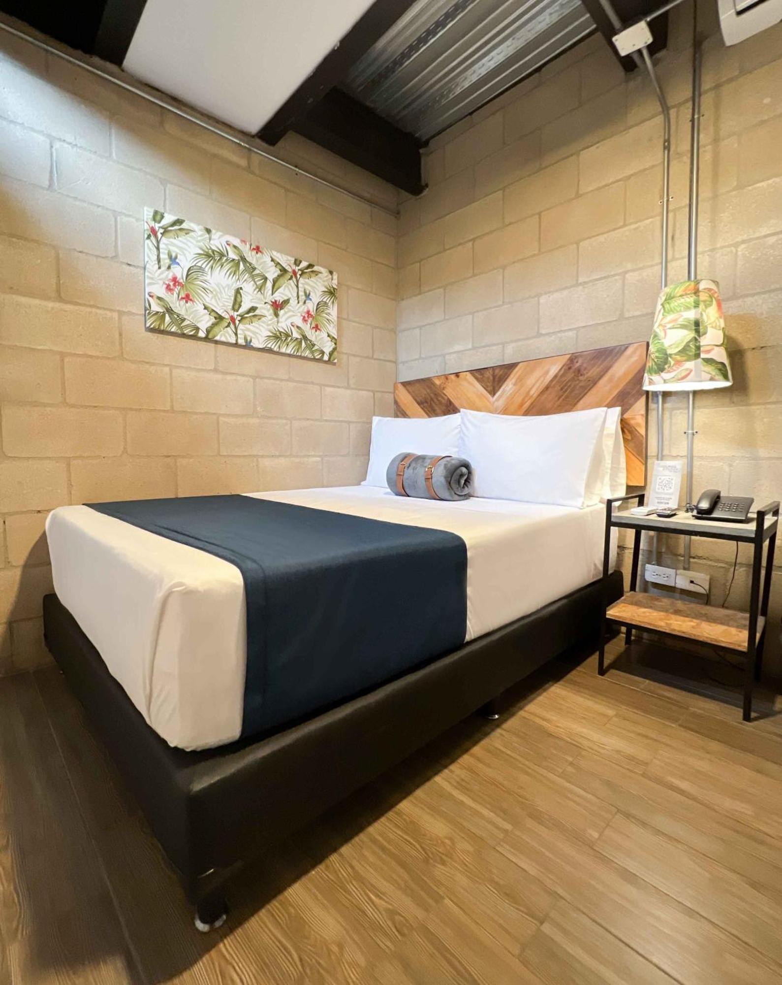 Lleras Hotel