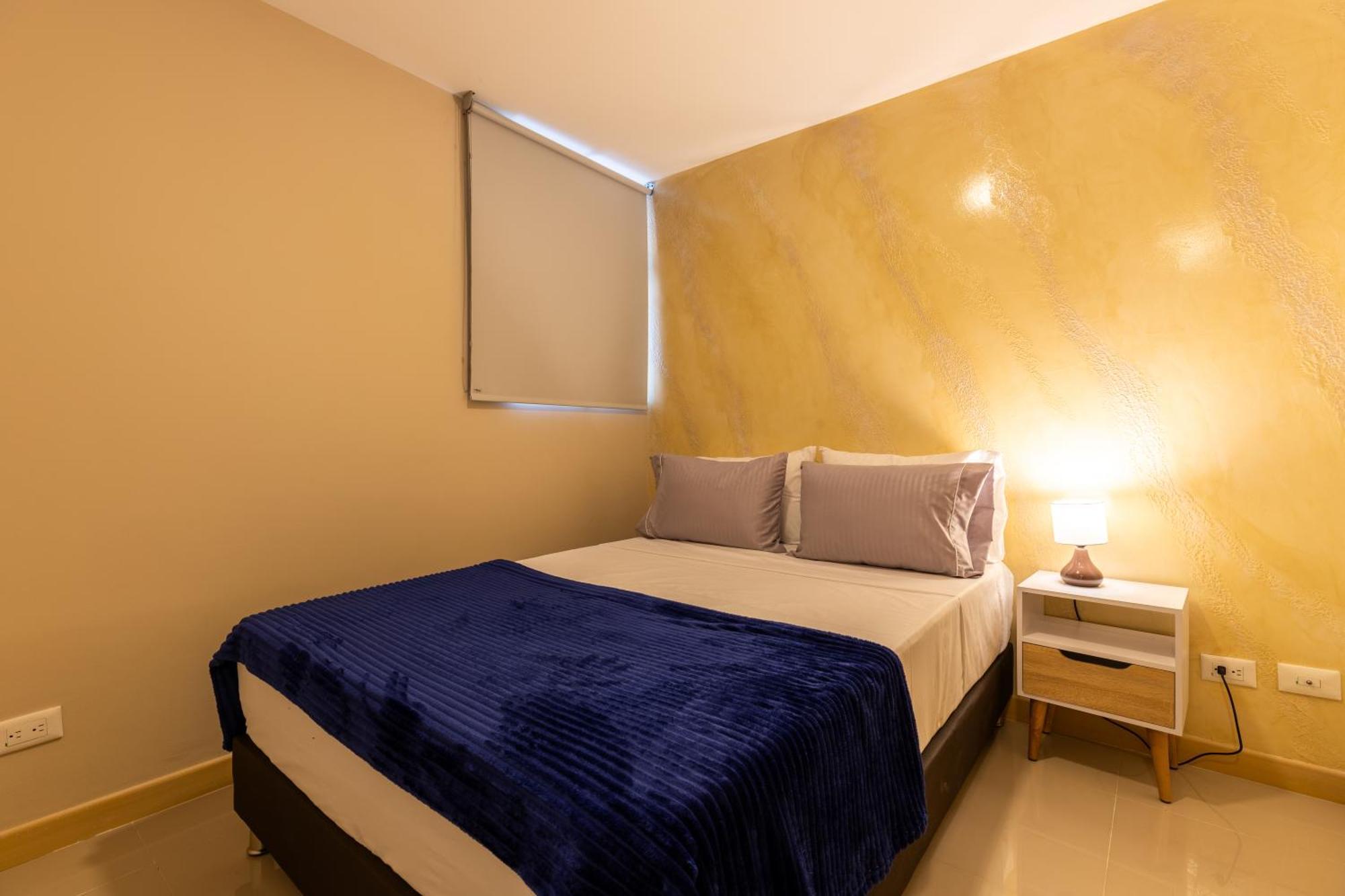 Laura Exclusivos Con Ascensor Privado En Laureles Medellín