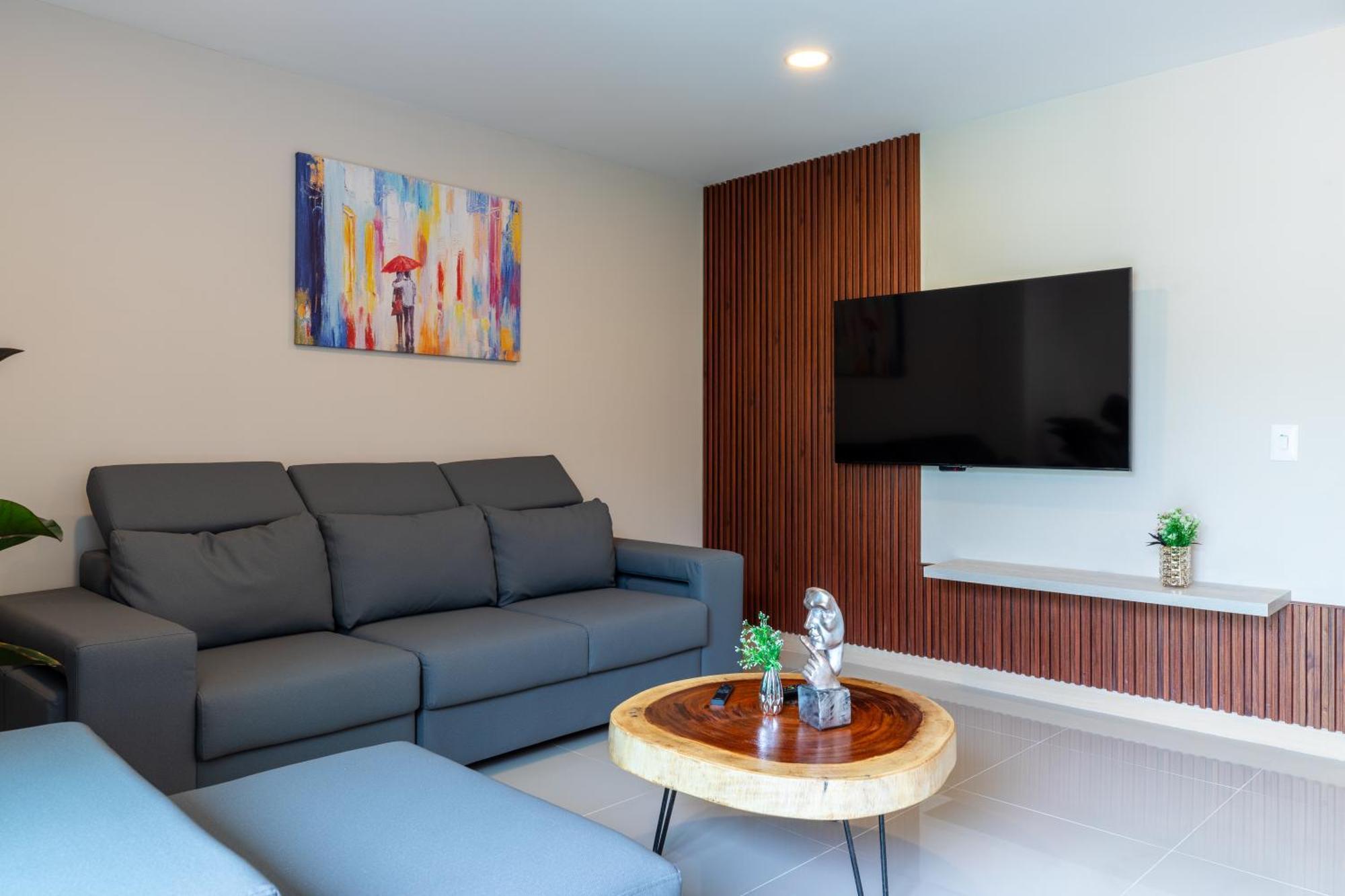 Laura Exclusivos Con Ascensor Privado En Laureles * Medellín