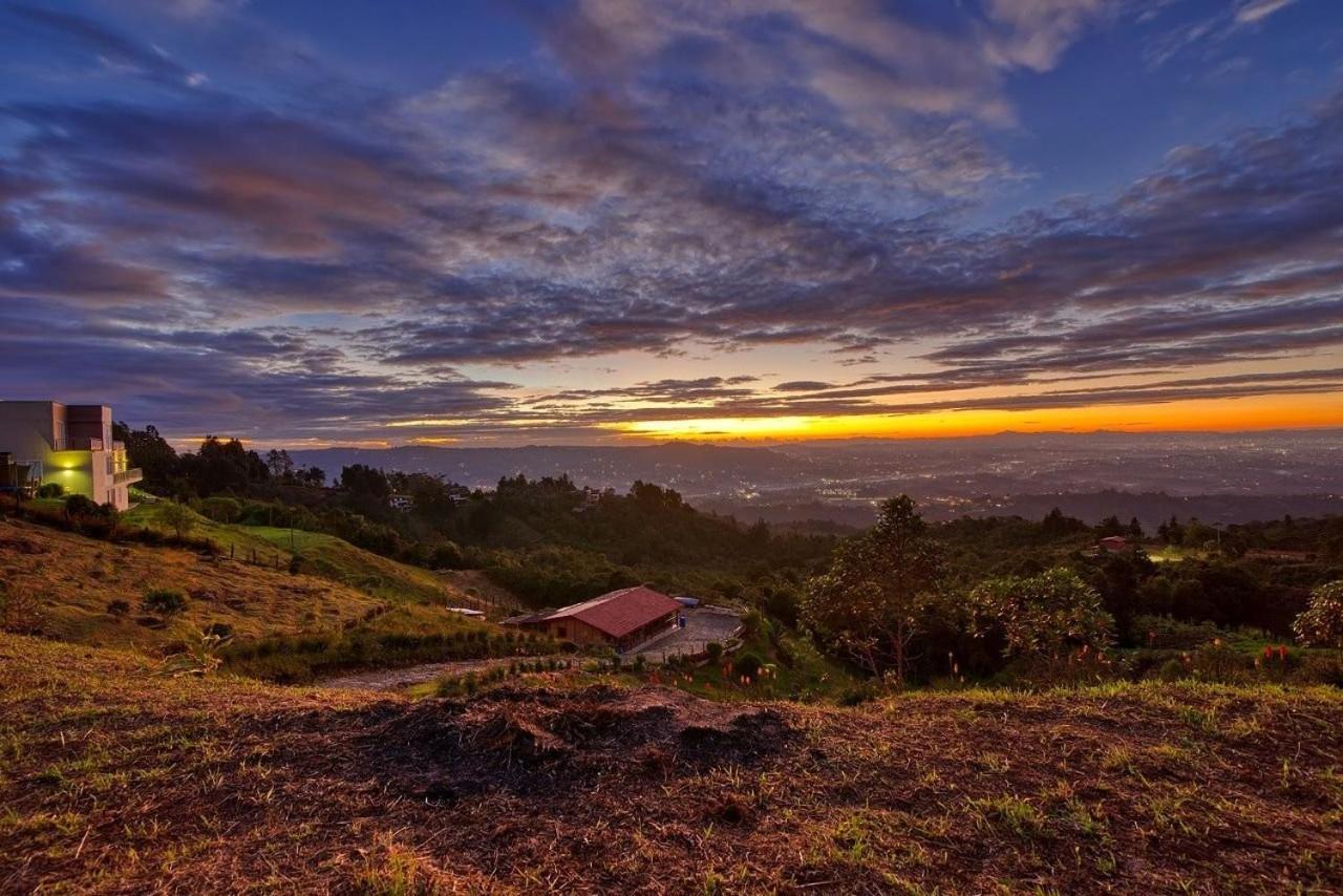 El Cielo En La Vereda Barroblanco De Santa Elena Medellín