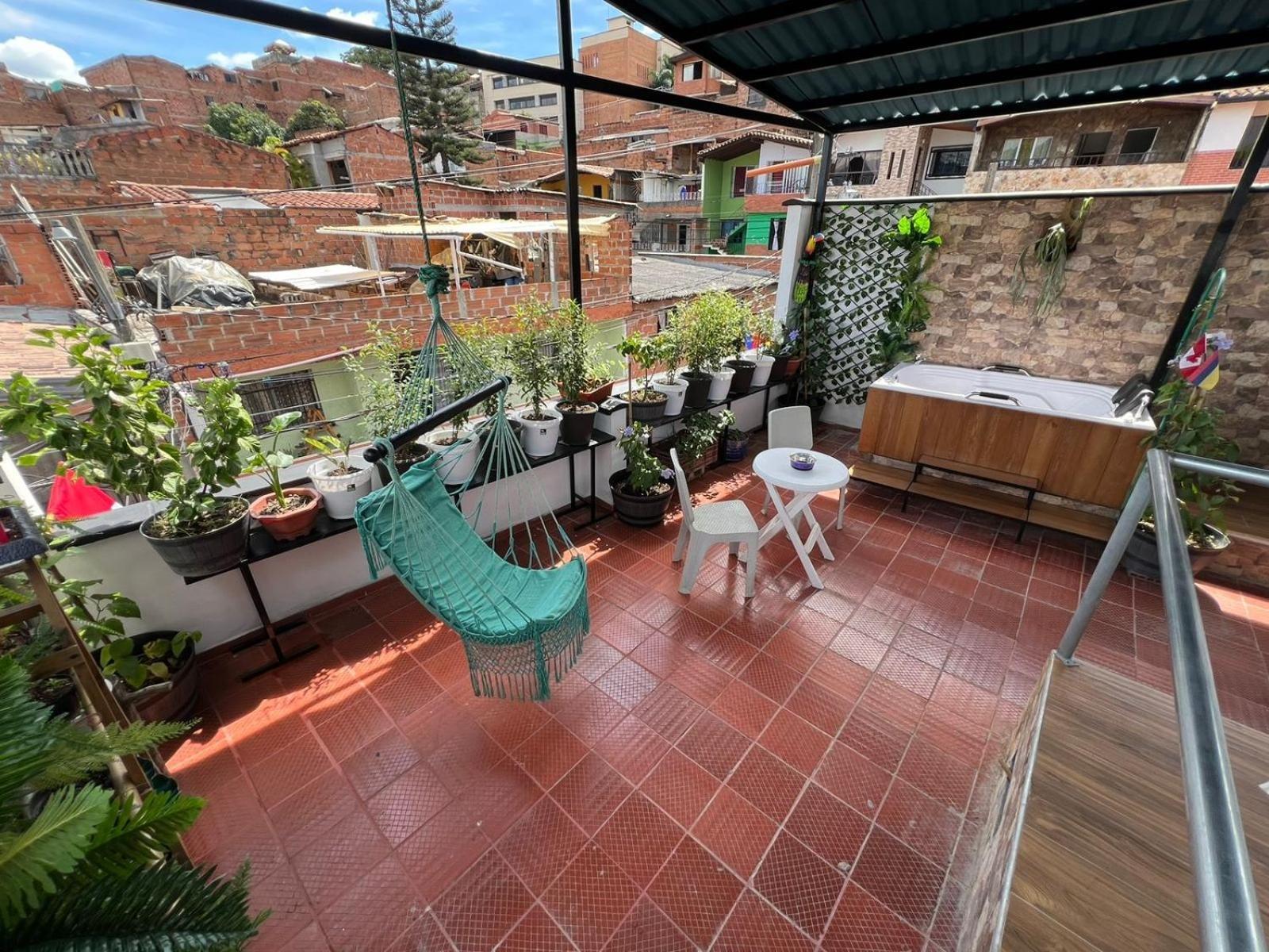 Hermoso Pent-house Con Jacuzzi Y Amplia Terraza