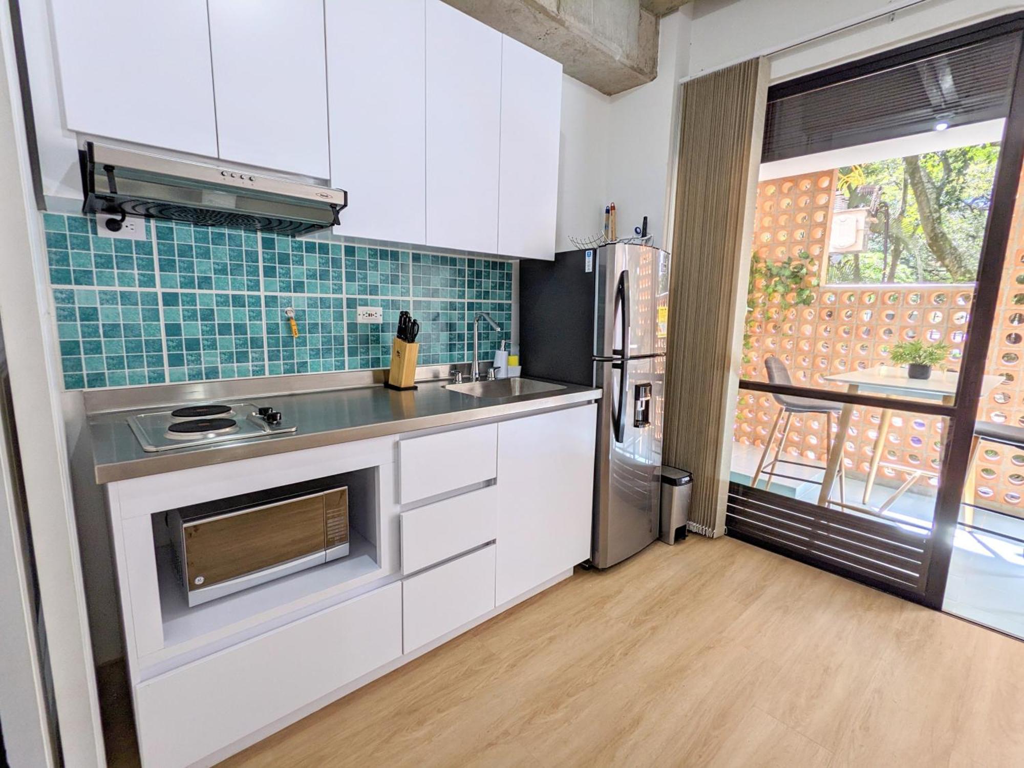 Modern Loft Private Patio Apartment *