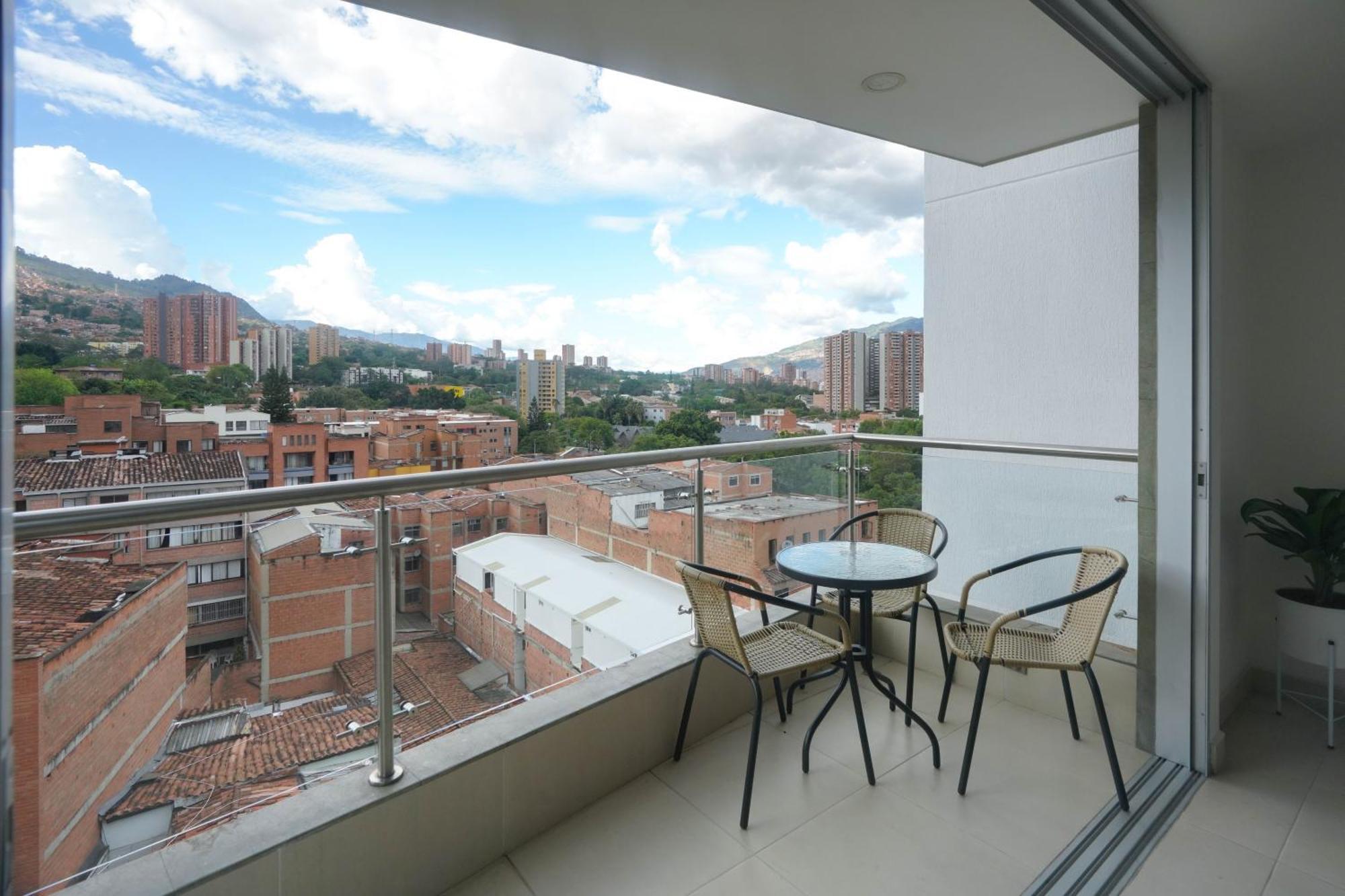Torre Ginebra Apartment *
