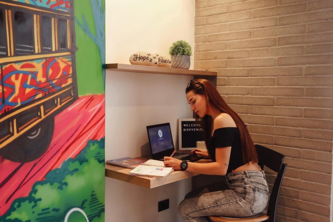 Comfortable Escape Rosa Negra Stadio Apartasuite * Medellín