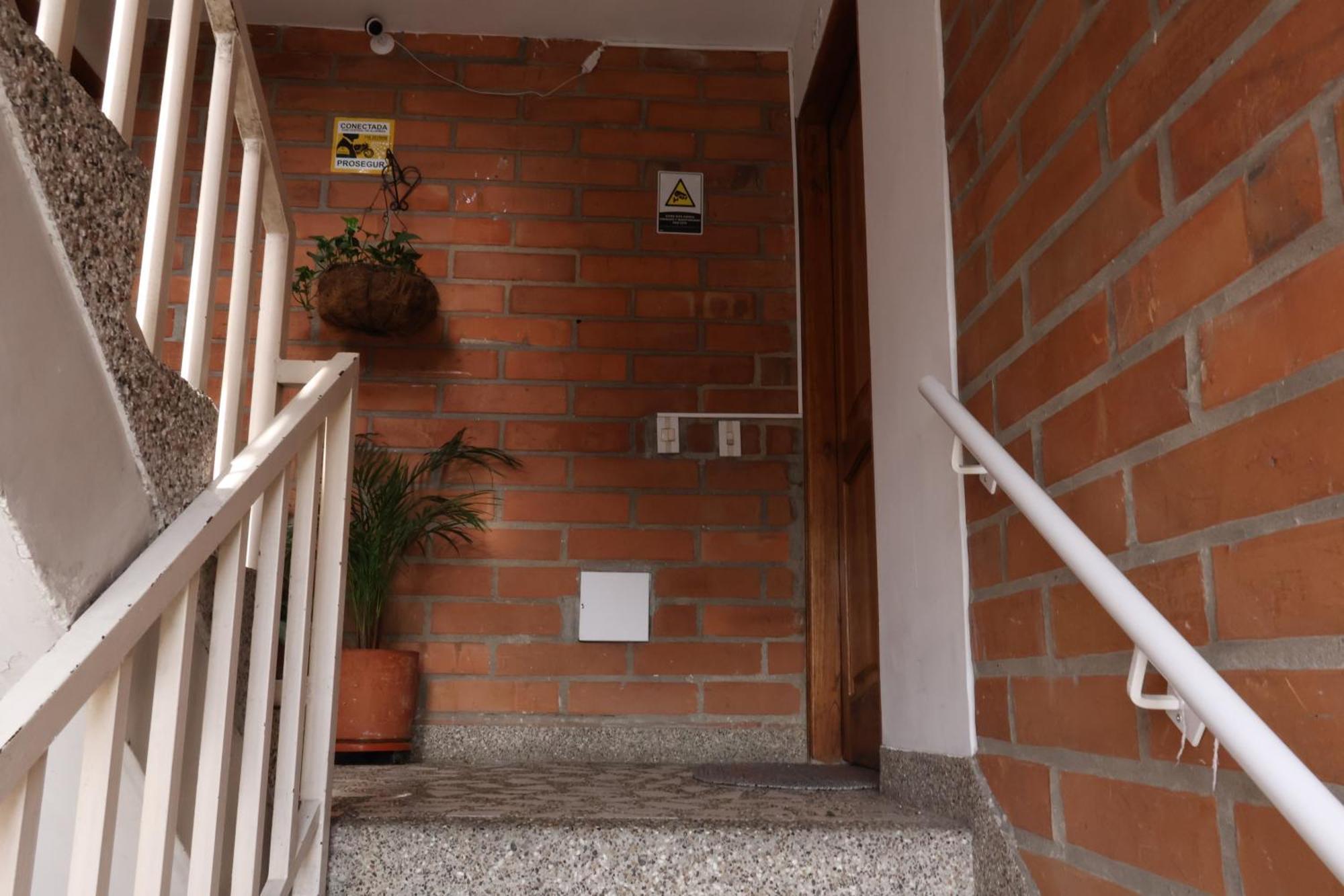 Habitación en casa particular Living Poblado Manila 3029 Doble Con Bano Privado *